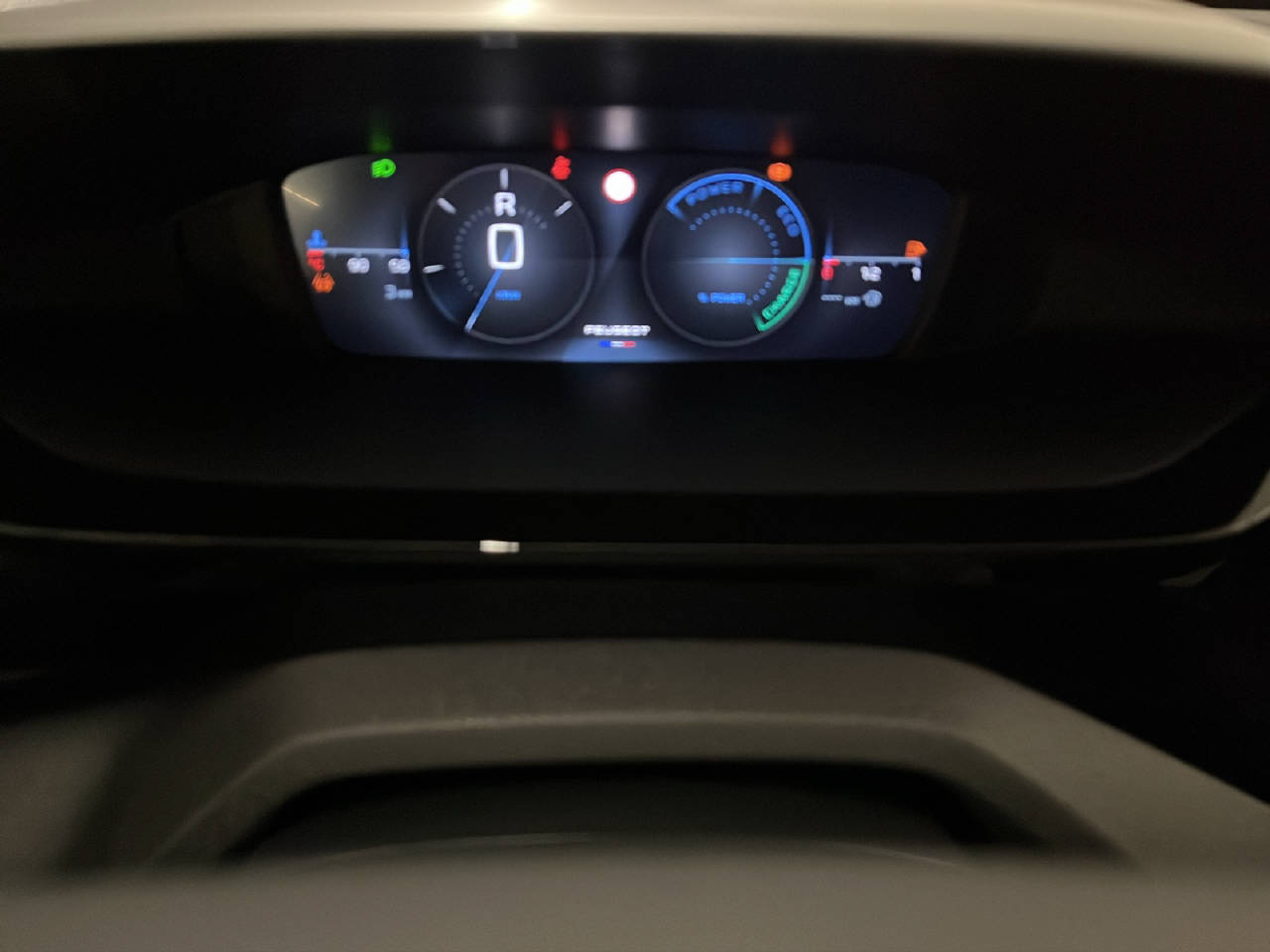 PEUGEOT 308 SW 1.2 Hybrid Allure-image-9