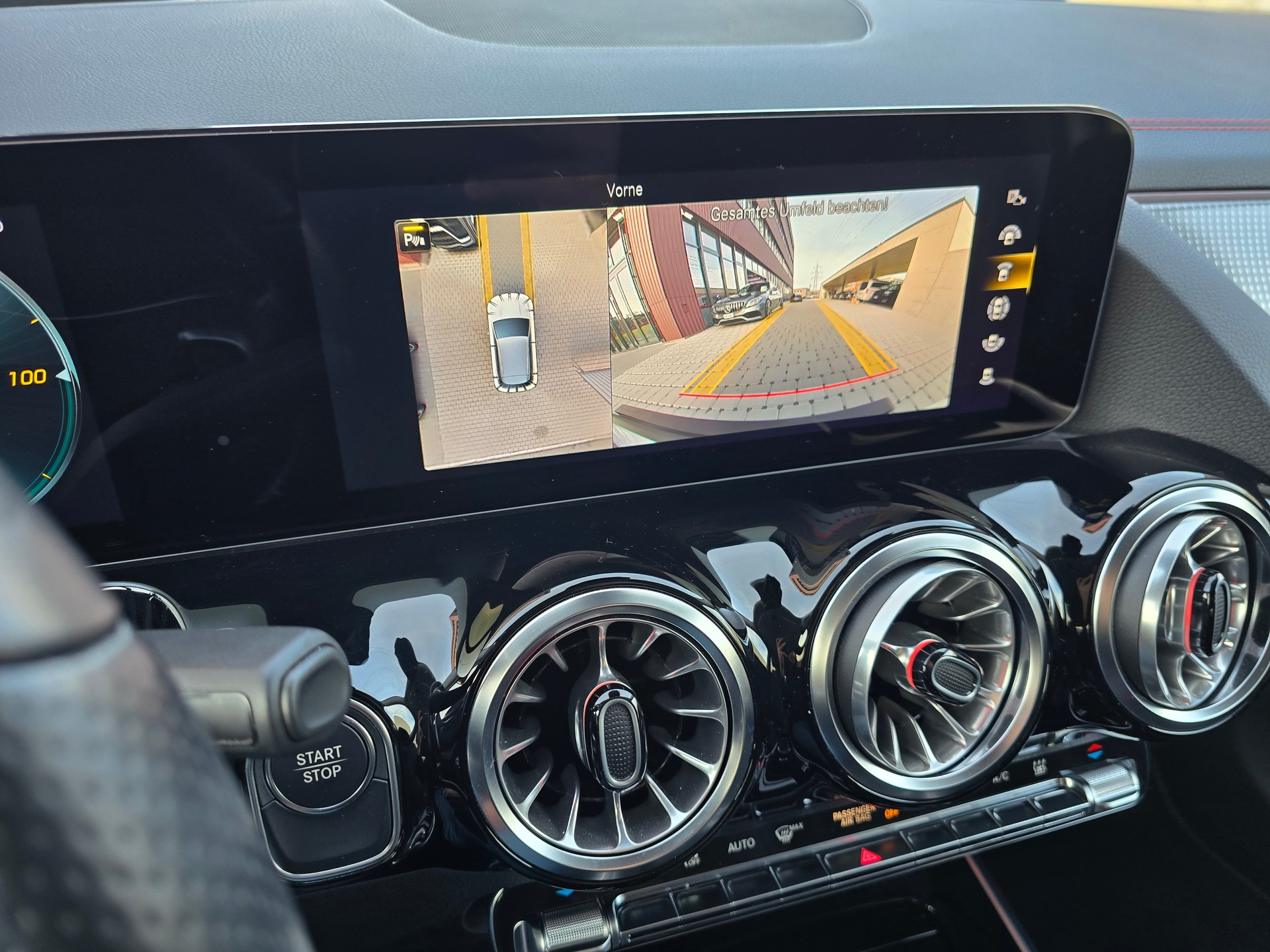 MERCEDES-BENZ EQA 350 AMG Line 4Matic-image-15