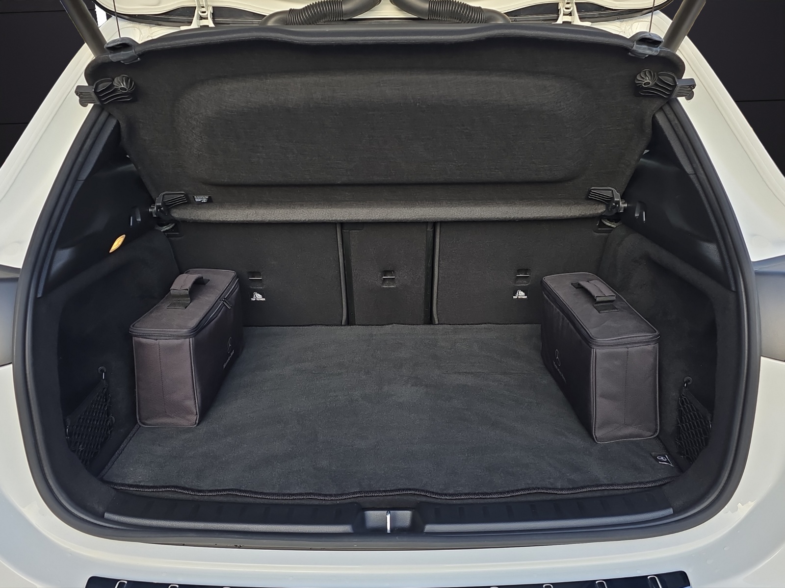 MERCEDES-BENZ EQA 350 AMG Line 4Matic-image-24
