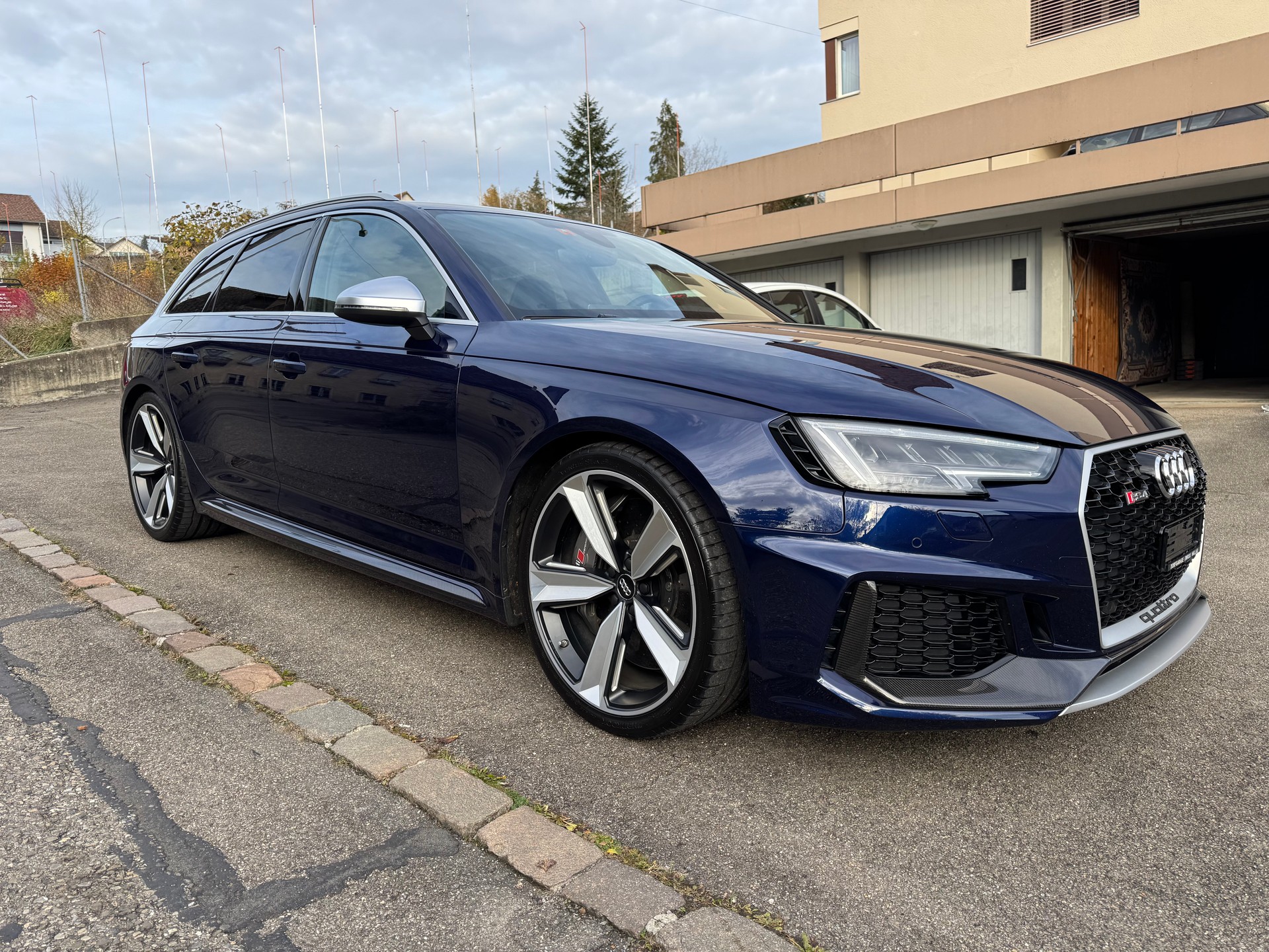 AUDI RS4 Avant 2.9 TFSI quattro tiptronic-image-5