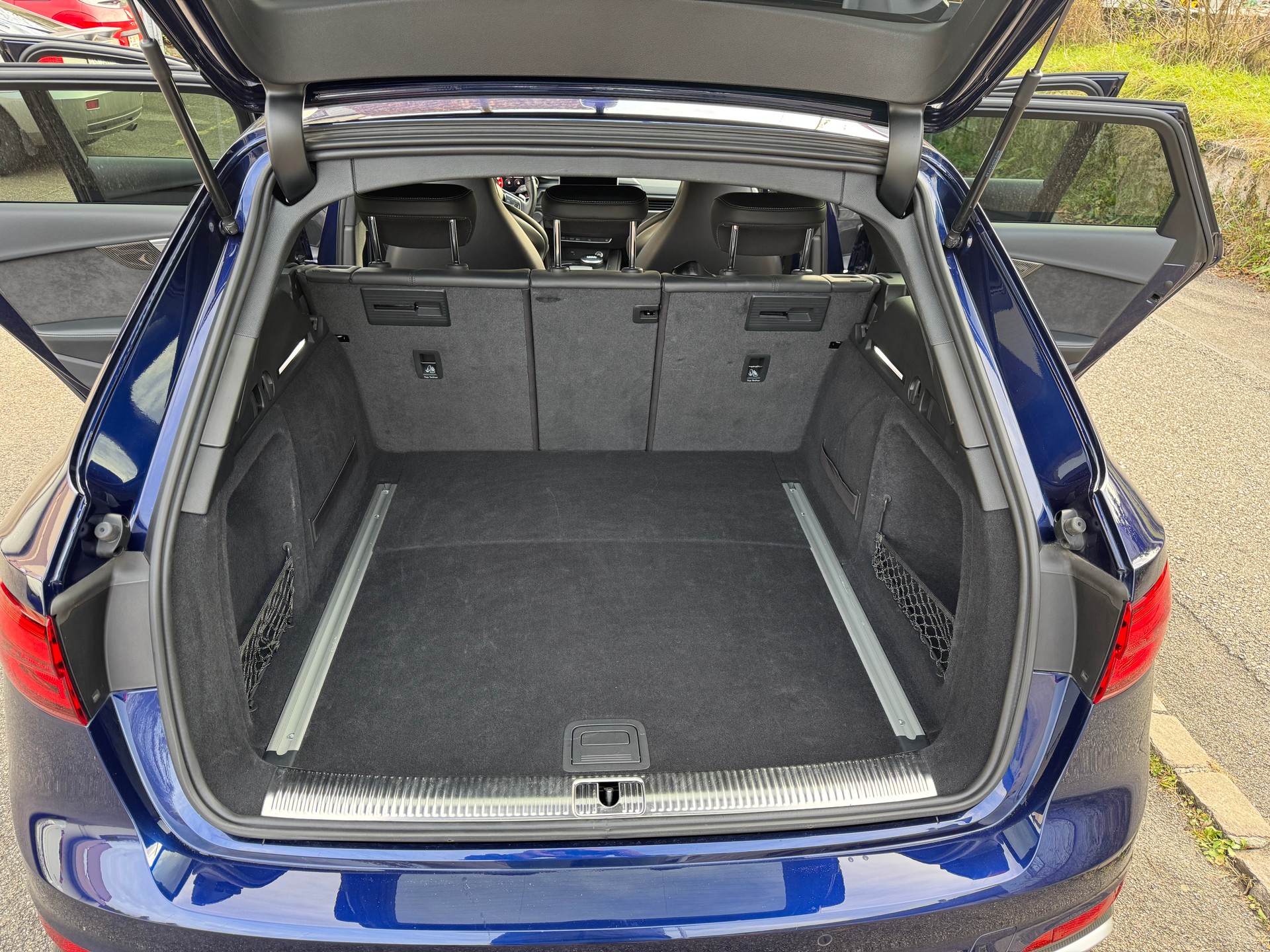 AUDI RS4 Avant 2.9 TFSI quattro tiptronic-image-11