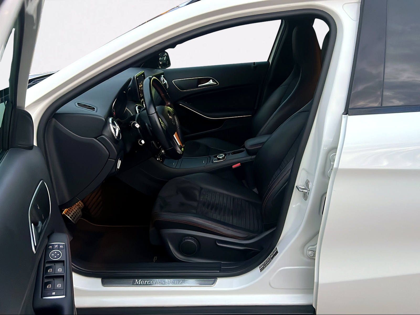 MERCEDES-BENZ GLA 250 AMG Line 4Matic 7G-DCT-image-7