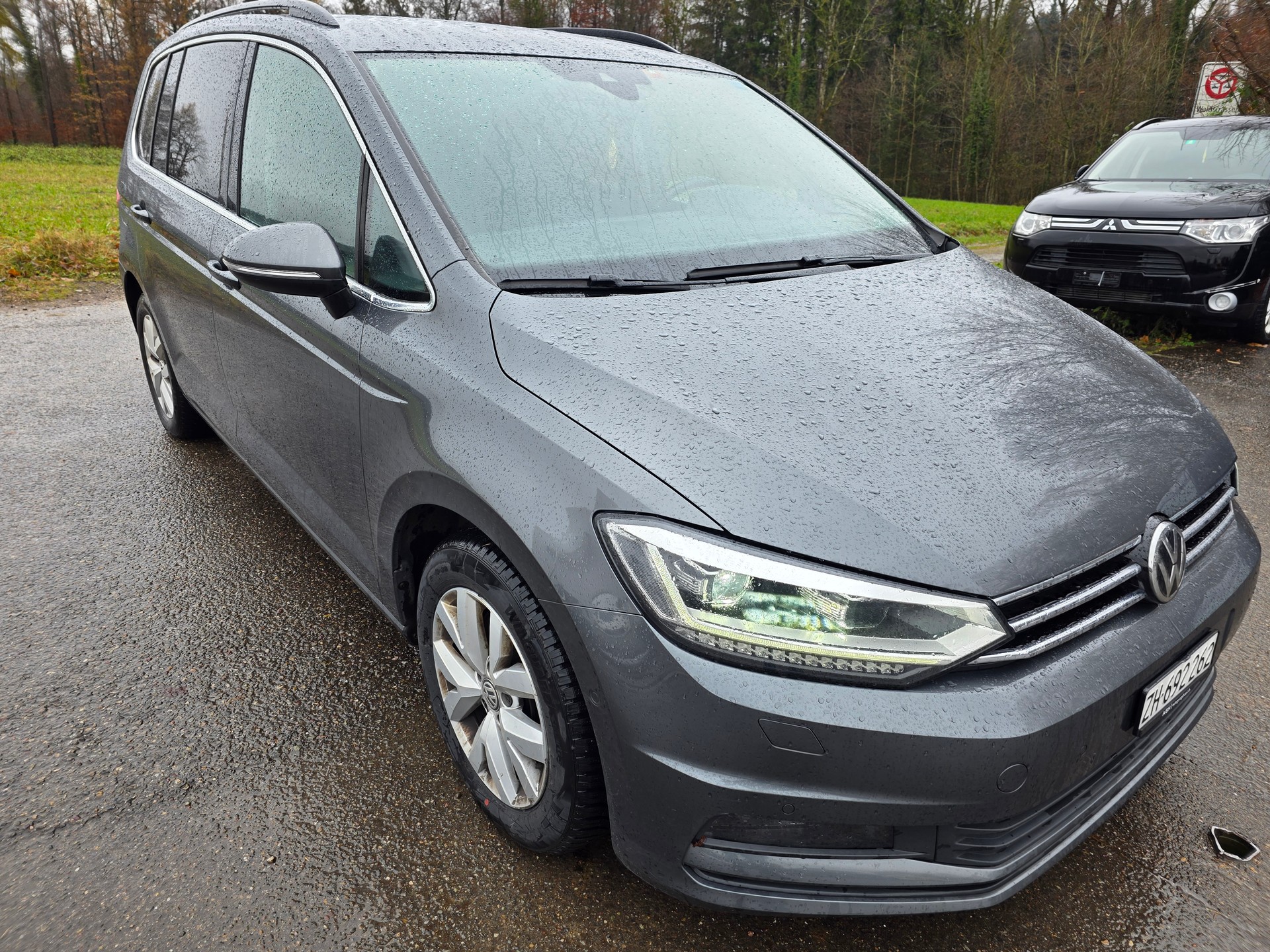 VW Touran 1.6 TDI BlueMotion Technology Family-image-2