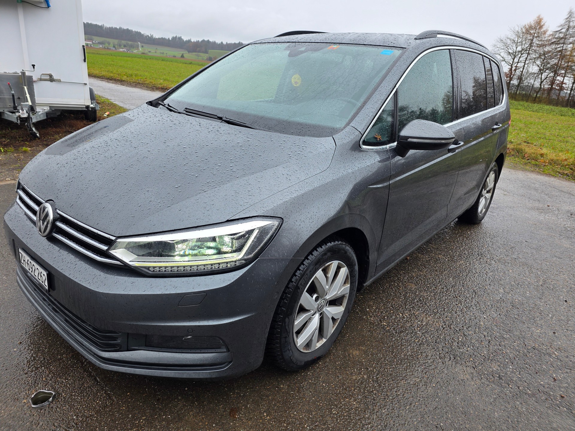 VW Touran 1.6 TDI BlueMotion Technology Family-image-1