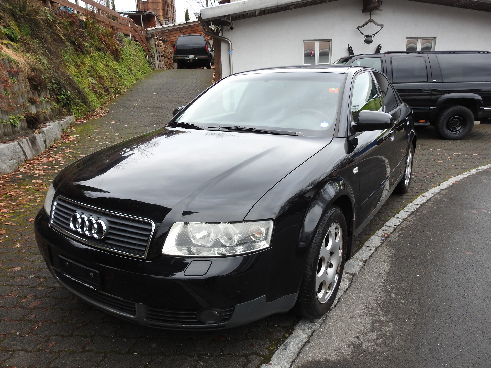 AUDI A4 1,8 V6-image-0