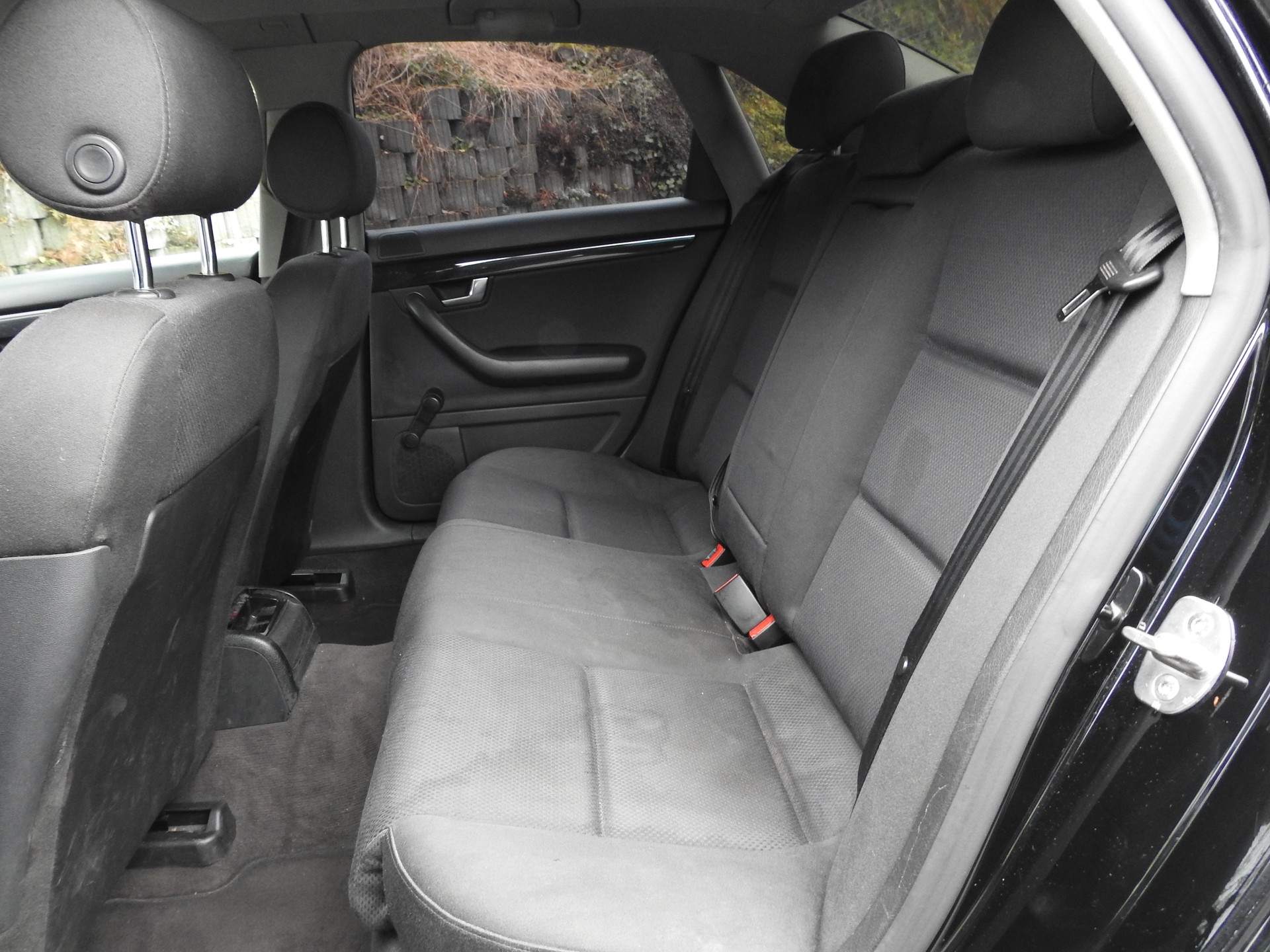 AUDI A4 1,8 V6-image-9