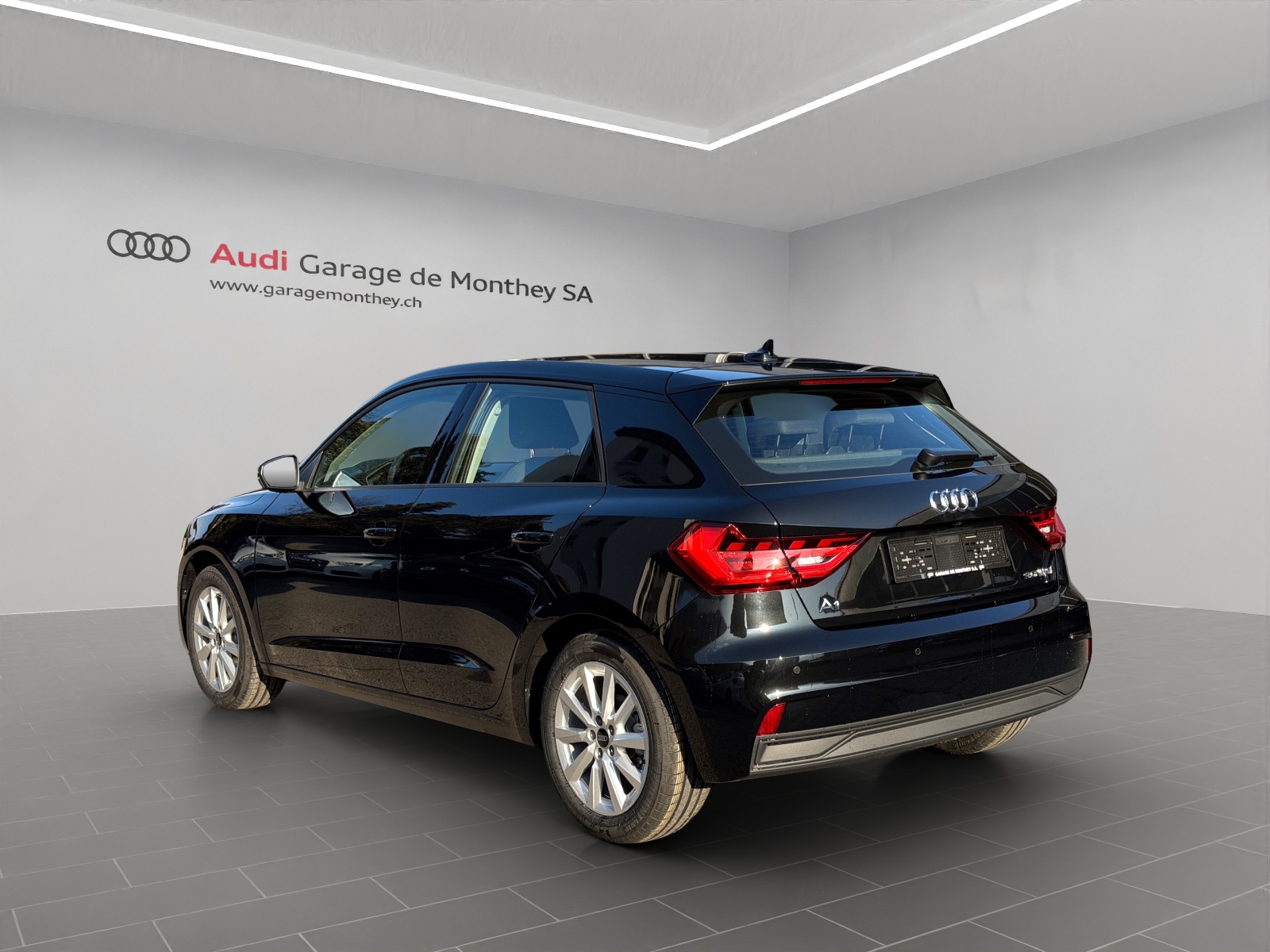 AUDI A1 Sportback 30 TFSI Attraction S-tronic-image-4
