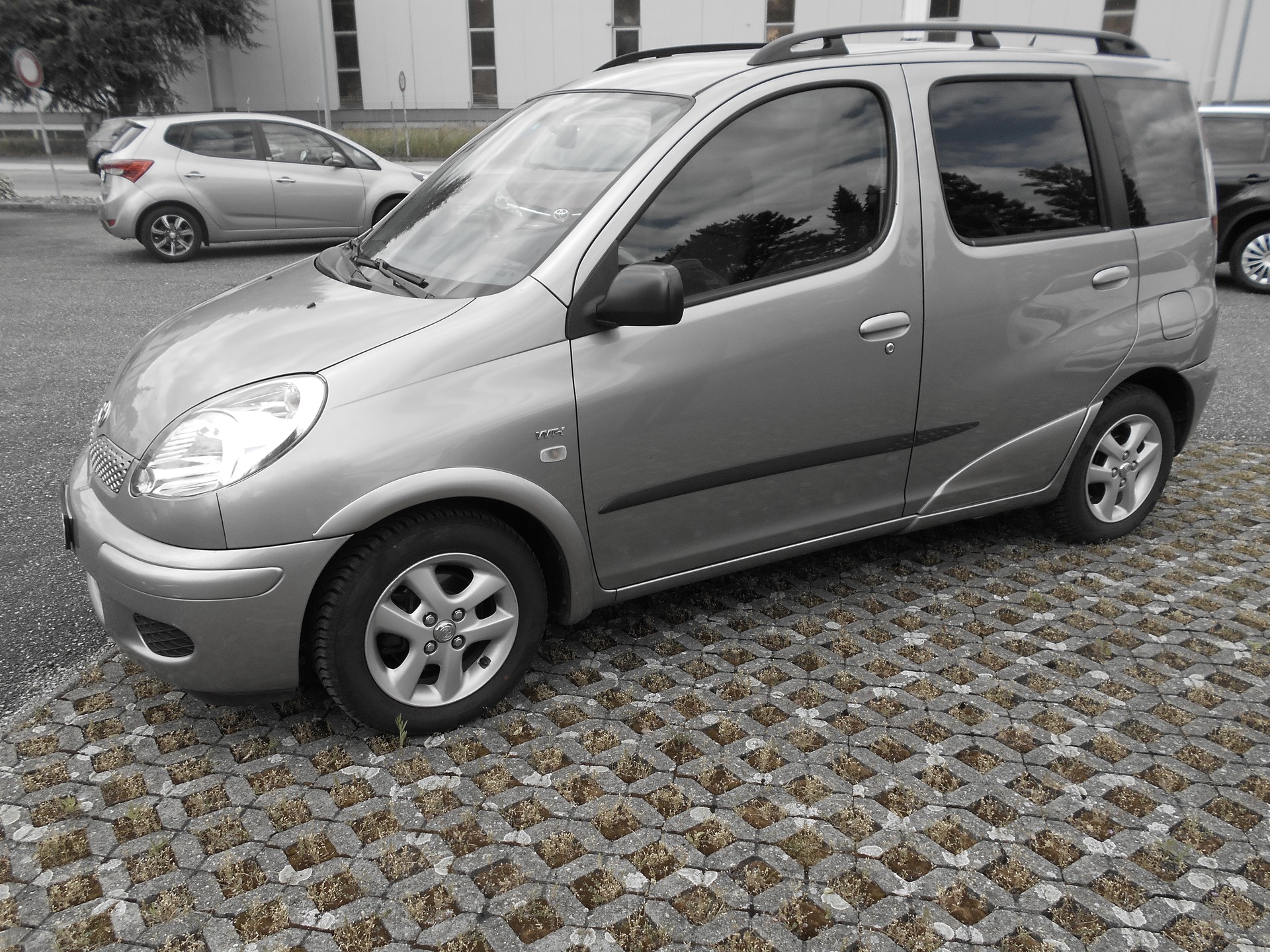 TOYOTA Yaris Verso 1.3 Linea SOL