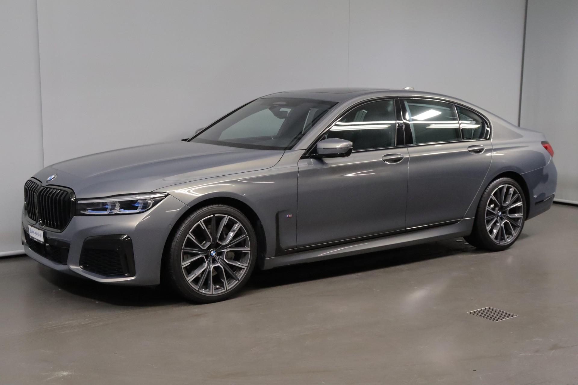 BMW 740d xDrive-image-1