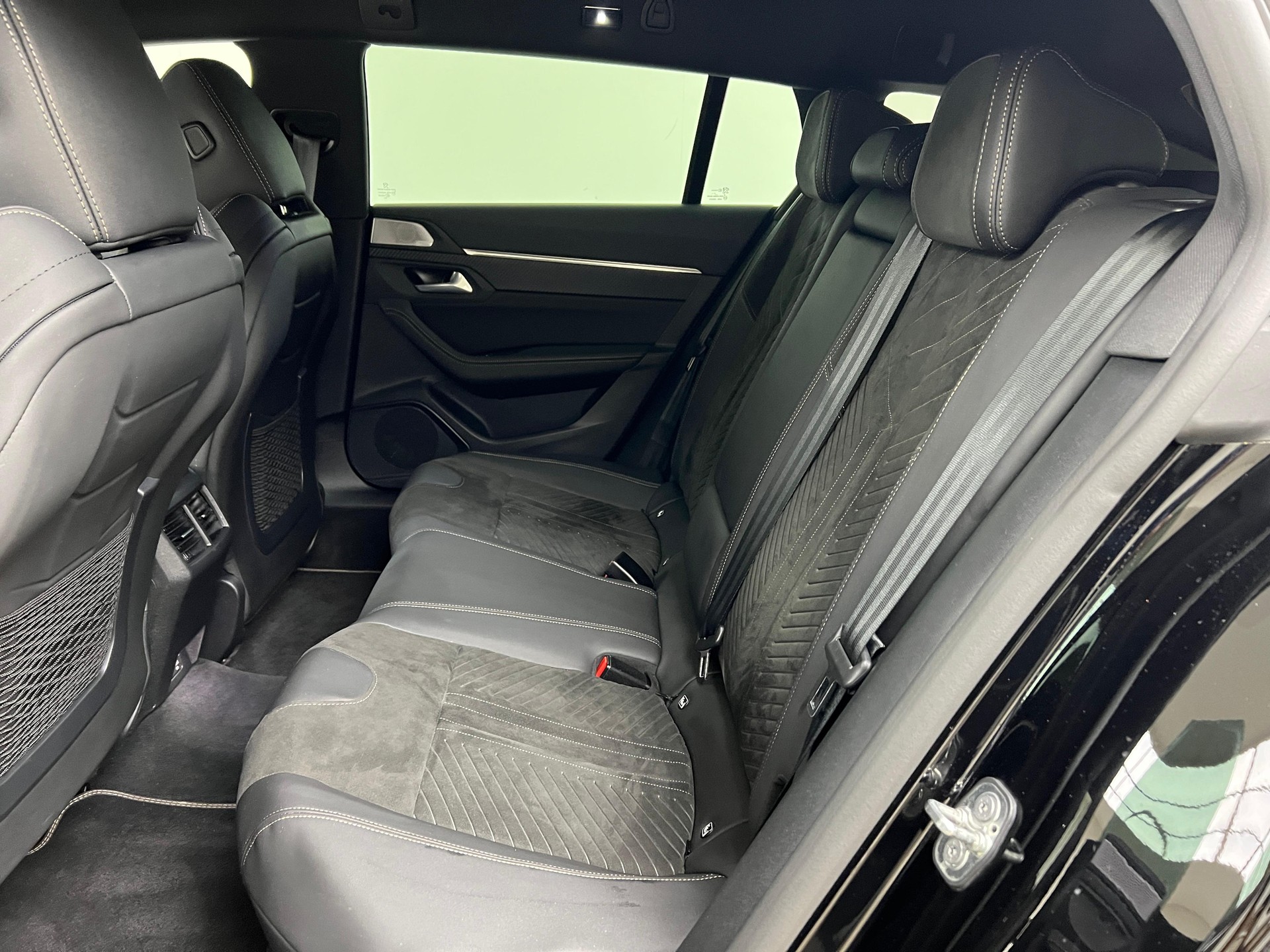 PEUGEOT 508 SW 1.6 Plug-in Hybrid GT-image-17