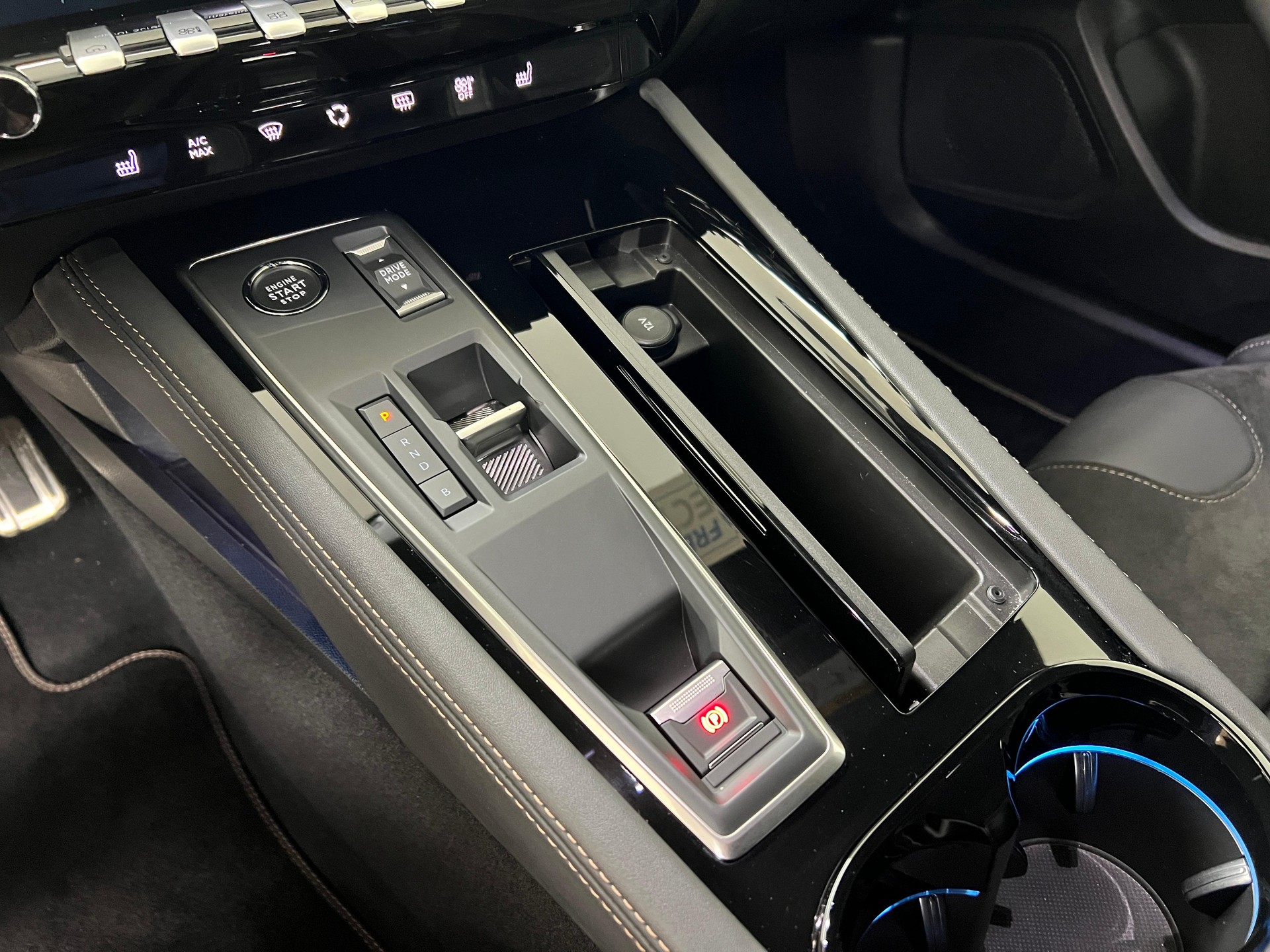 PEUGEOT 508 SW 1.6 Plug-in Hybrid GT-image-14