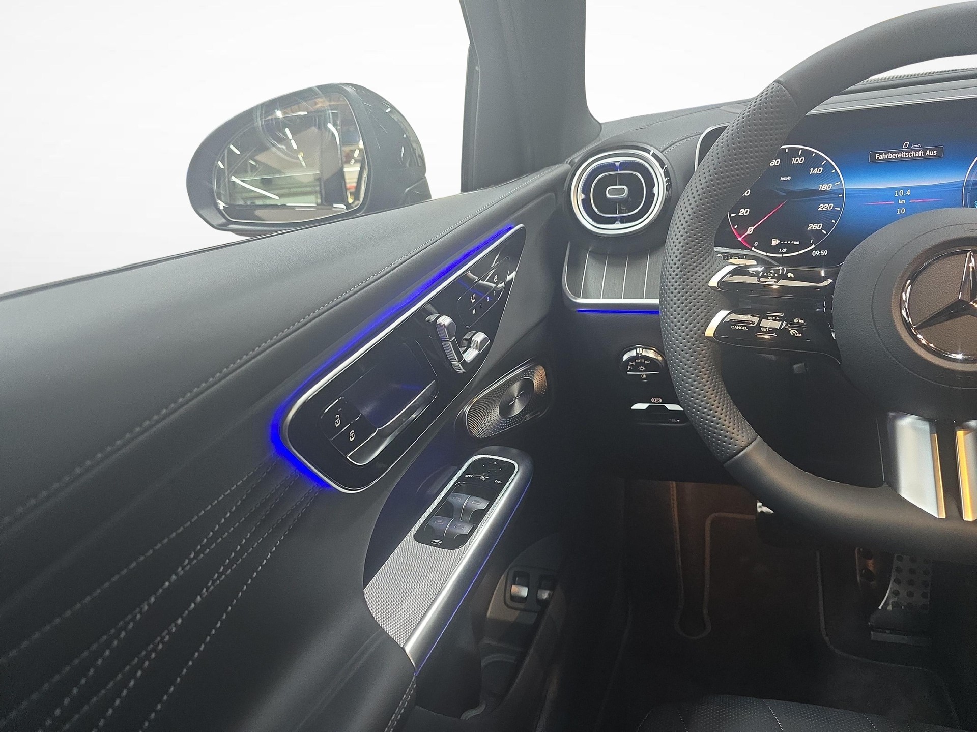 MERCEDES-BENZ GLC 400 e 4MATIC EQ Star AMG Line-image-4