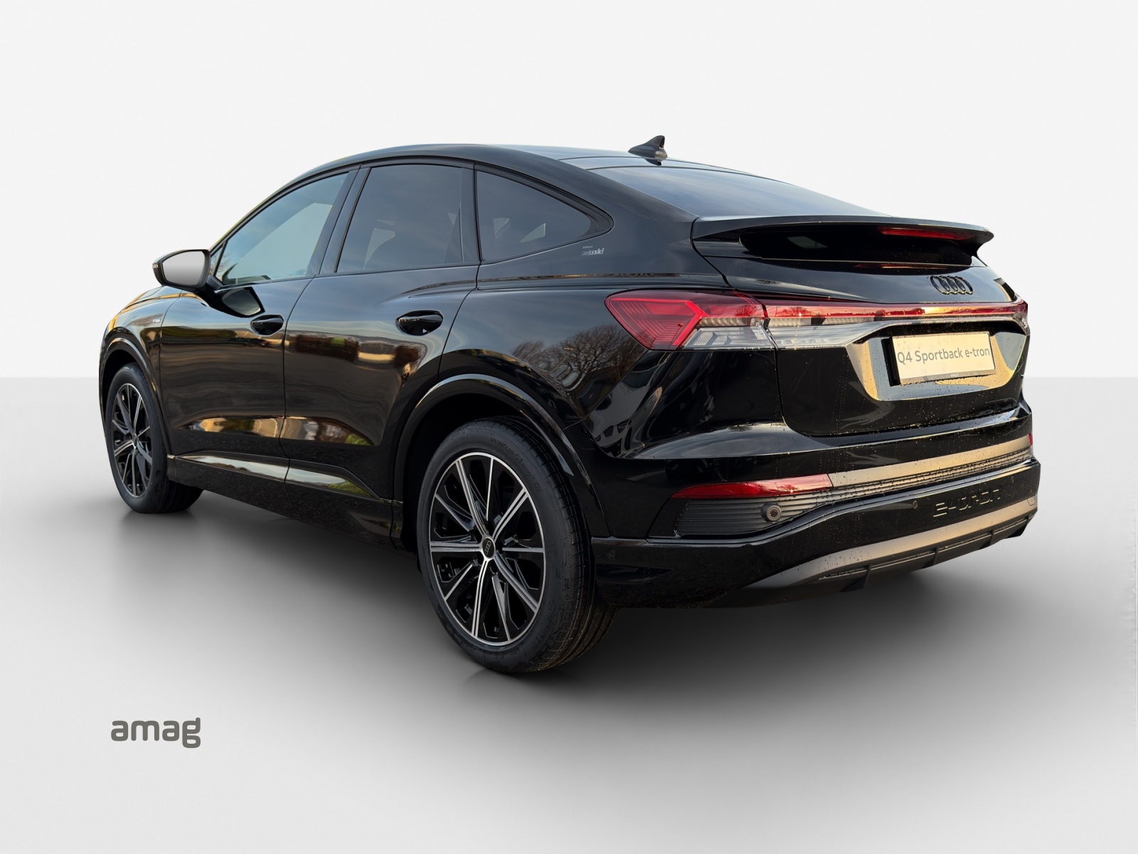 AUDI Q4 Sportback e-tron 45 quattro-image-2