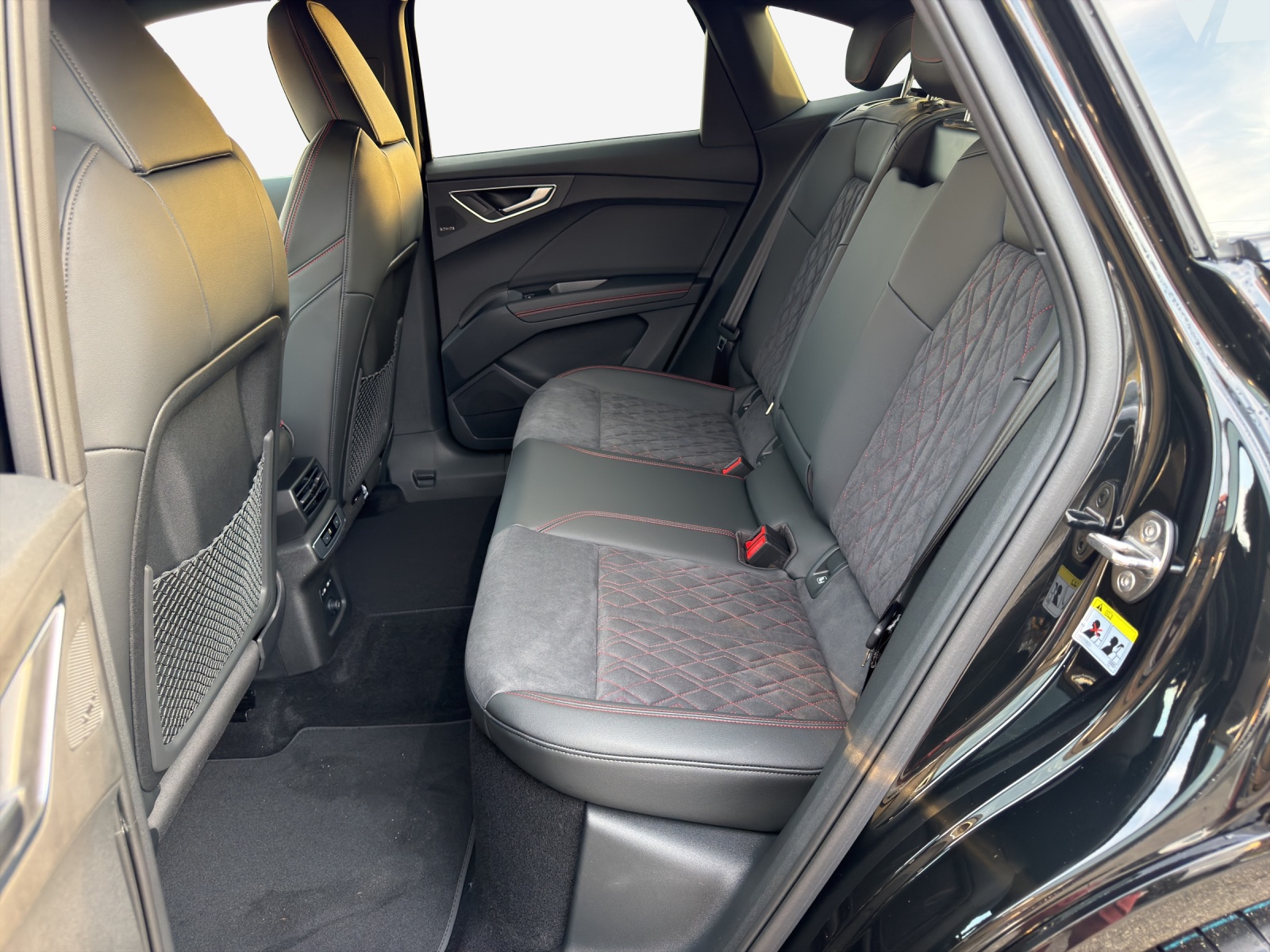 AUDI Q4 Sportback e-tron 45 quattro-image-11