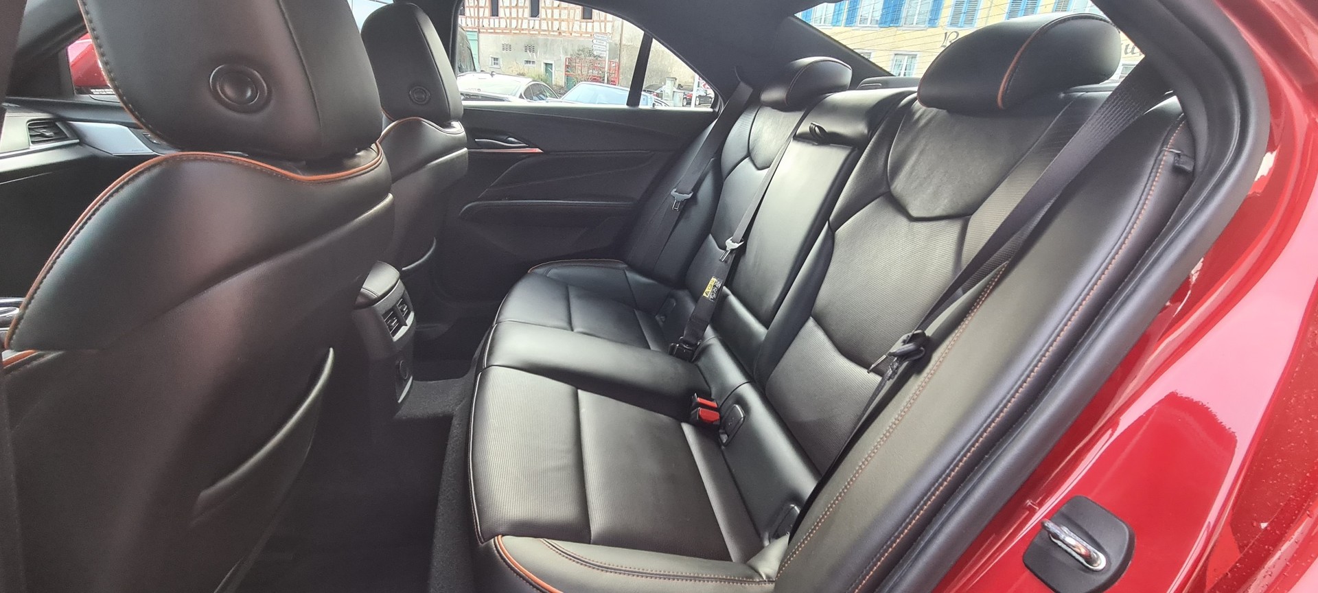 CADILLAC V Allrad 2.7 Turbo-image-15