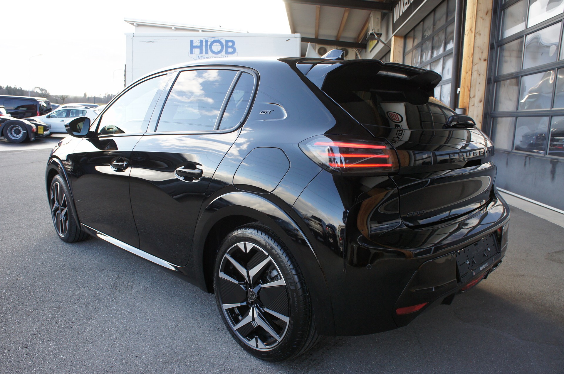 PEUGEOT 208 1.2 MHEV 145 GT-showroom-element-2
