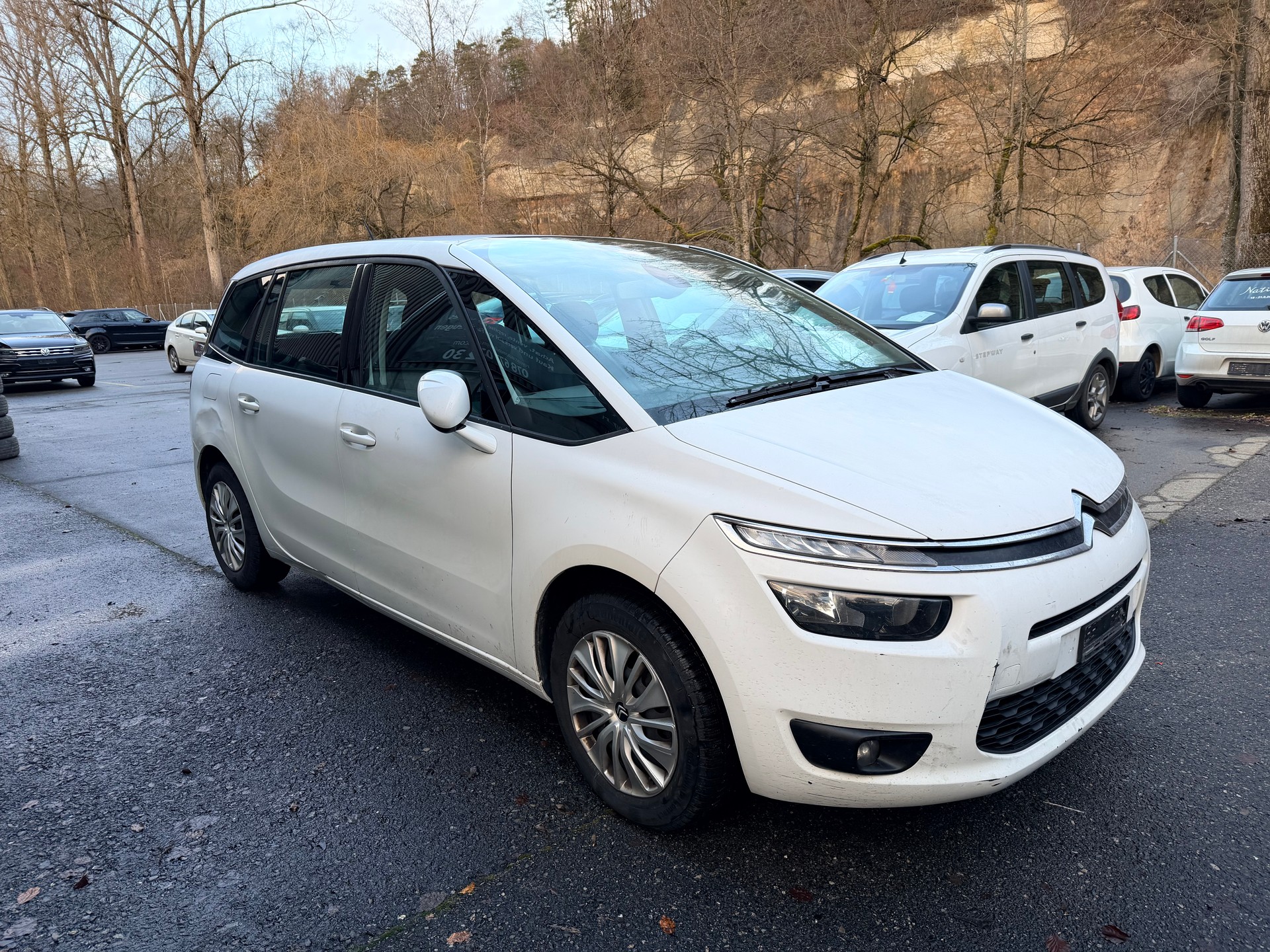 CITROEN Grand C4 Picasso 1.2 Pure Tech Attraction-image-2