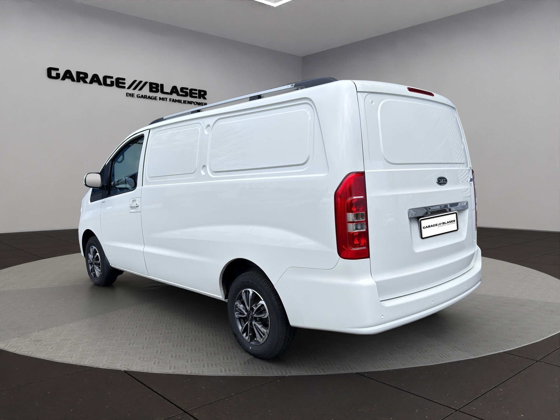 JAC M3ev-showroom-element-2