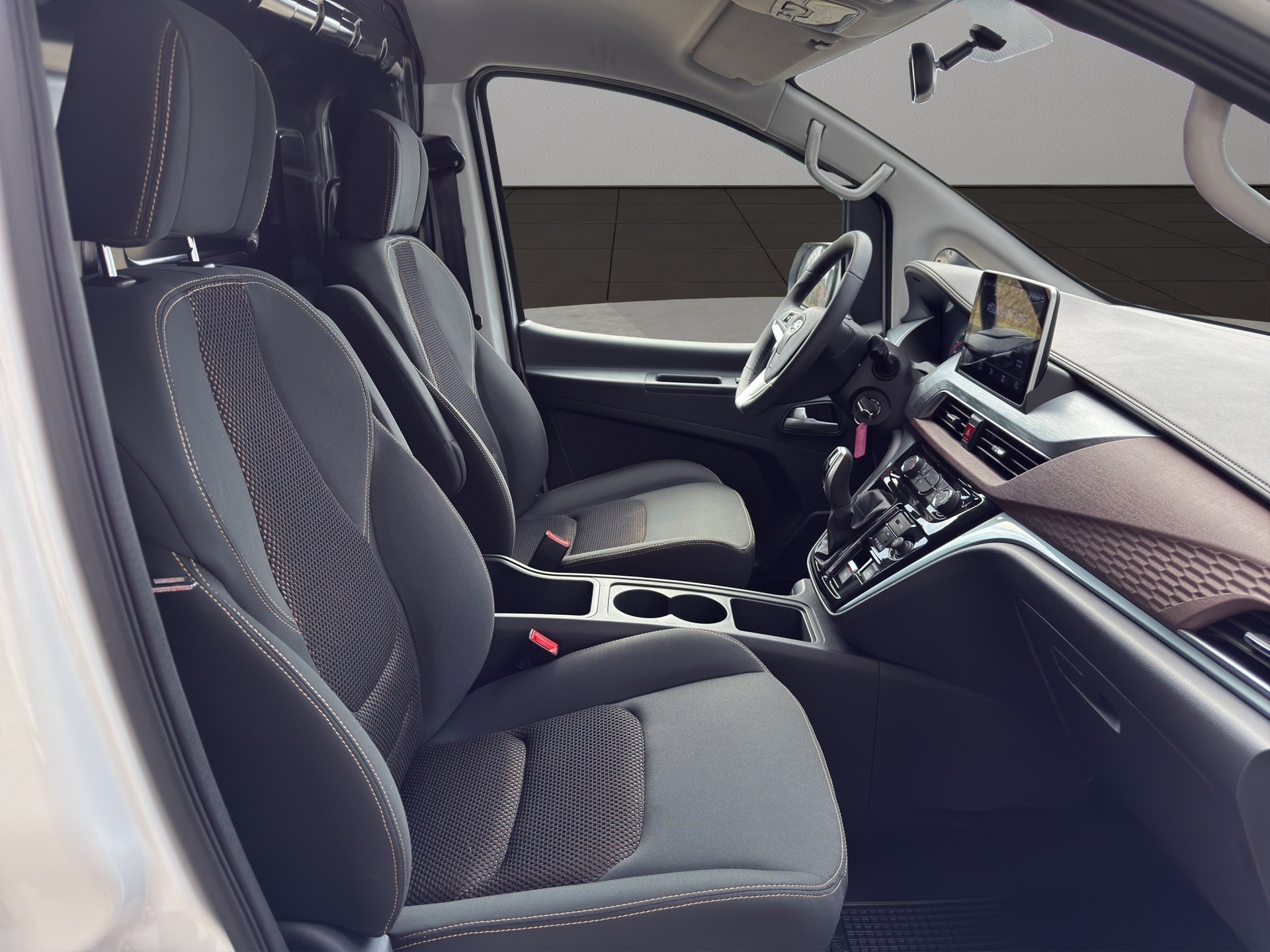 JAC M3ev-image-5