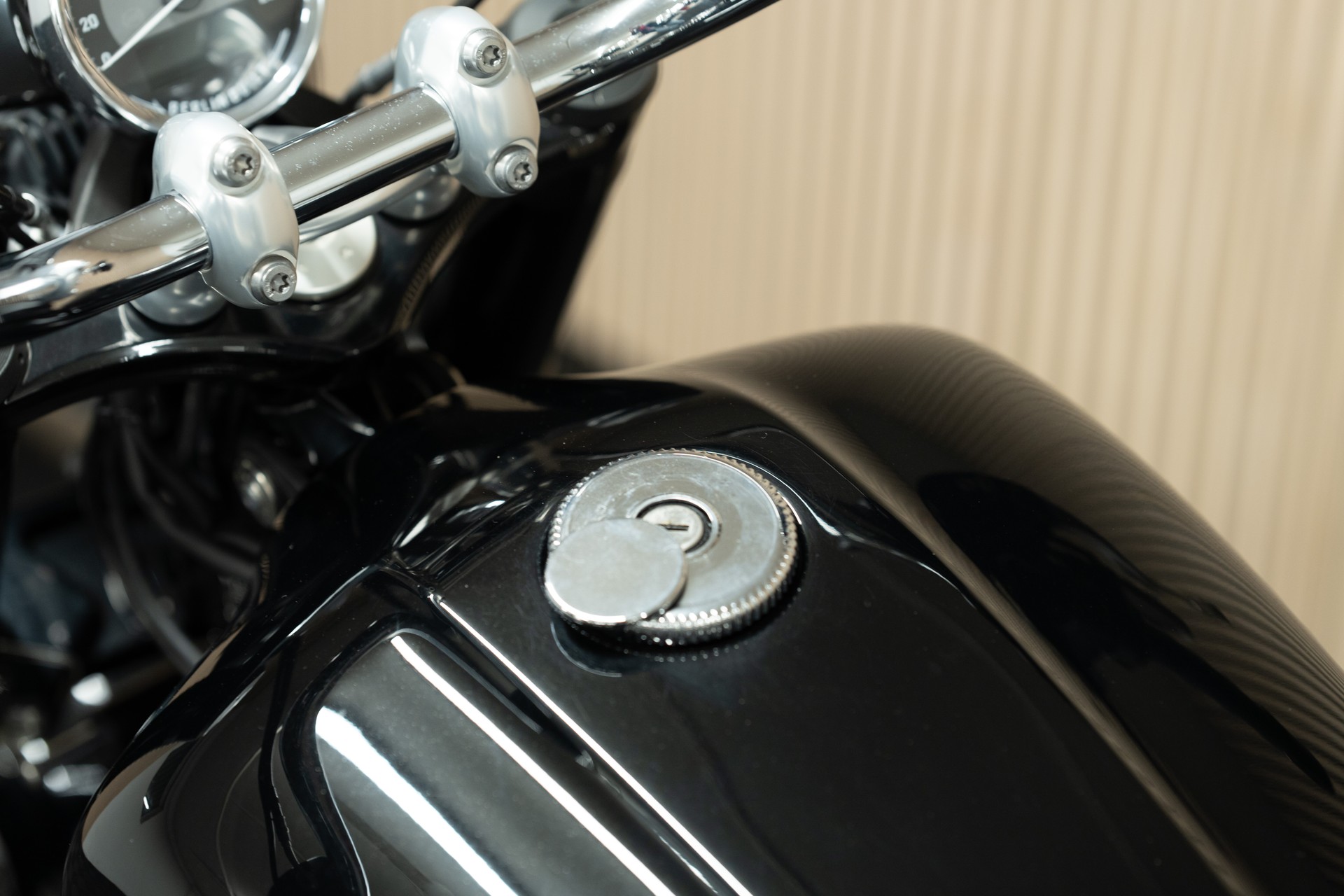 BMW R 18 mit Jekill & Hyde Klappenauspuffanlage-showroom-element-2