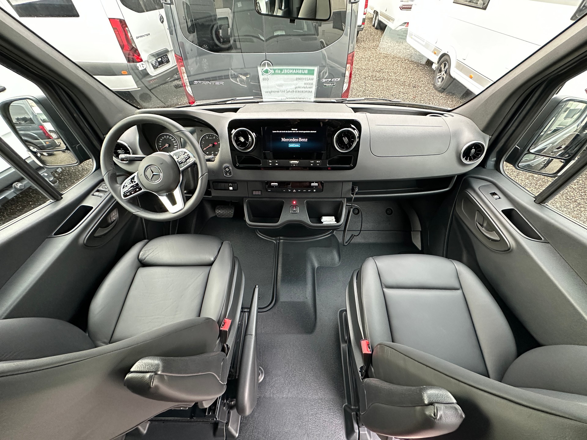 MERCEDES-BENZ 317 VIP Kleinbus-image-4