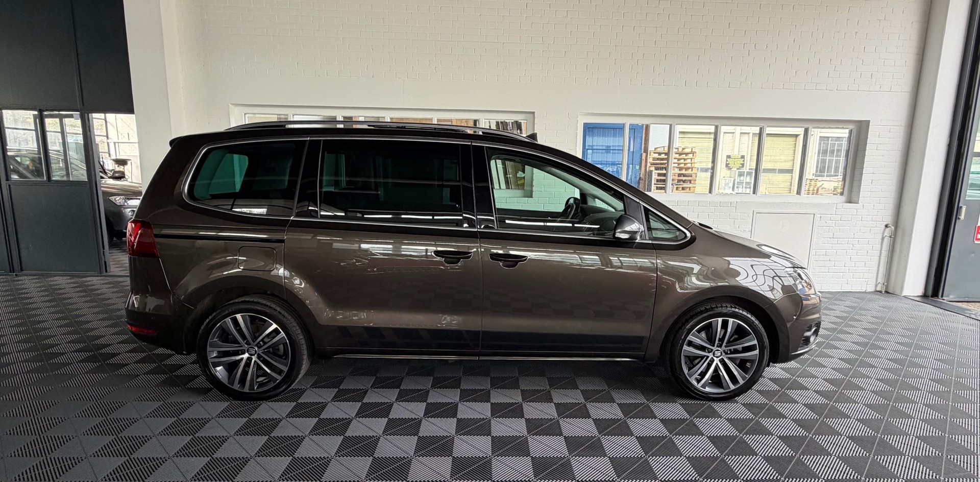 SEAT Alhambra 2.0 TDI FR Line 184 PS DSG (CH) 7- PLÄTZER-image-1