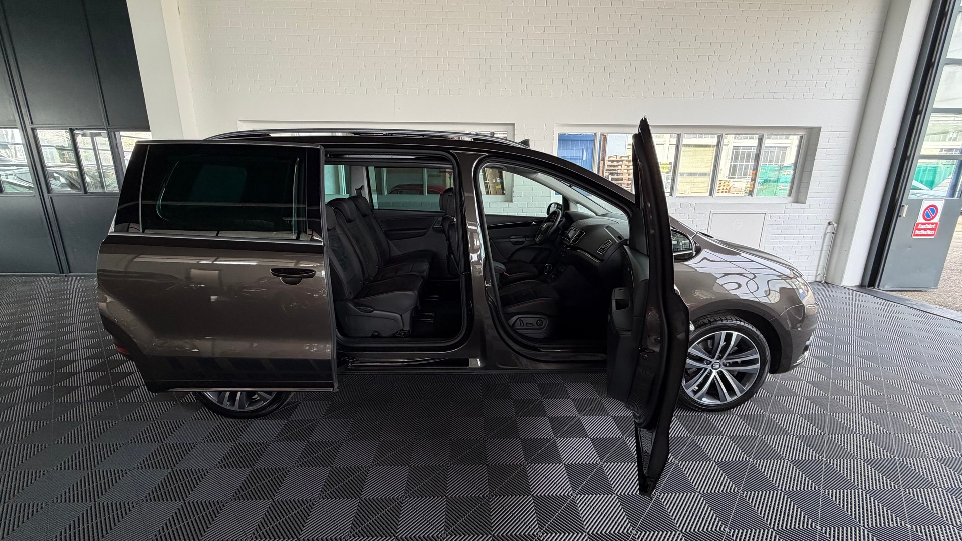 SEAT Alhambra 2.0 TDI FR Line 184 PS DSG (CH) 7- PLÄTZER-image-10