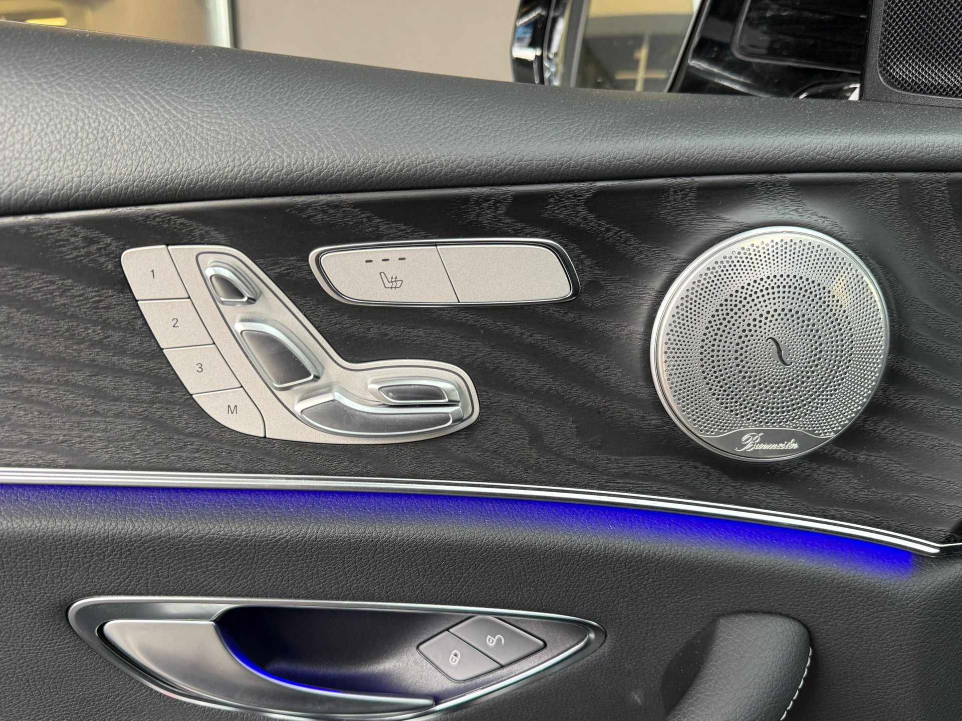 MERCEDES-BENZ E 200 4Matic AMG Line 9G-Tronic-image-11