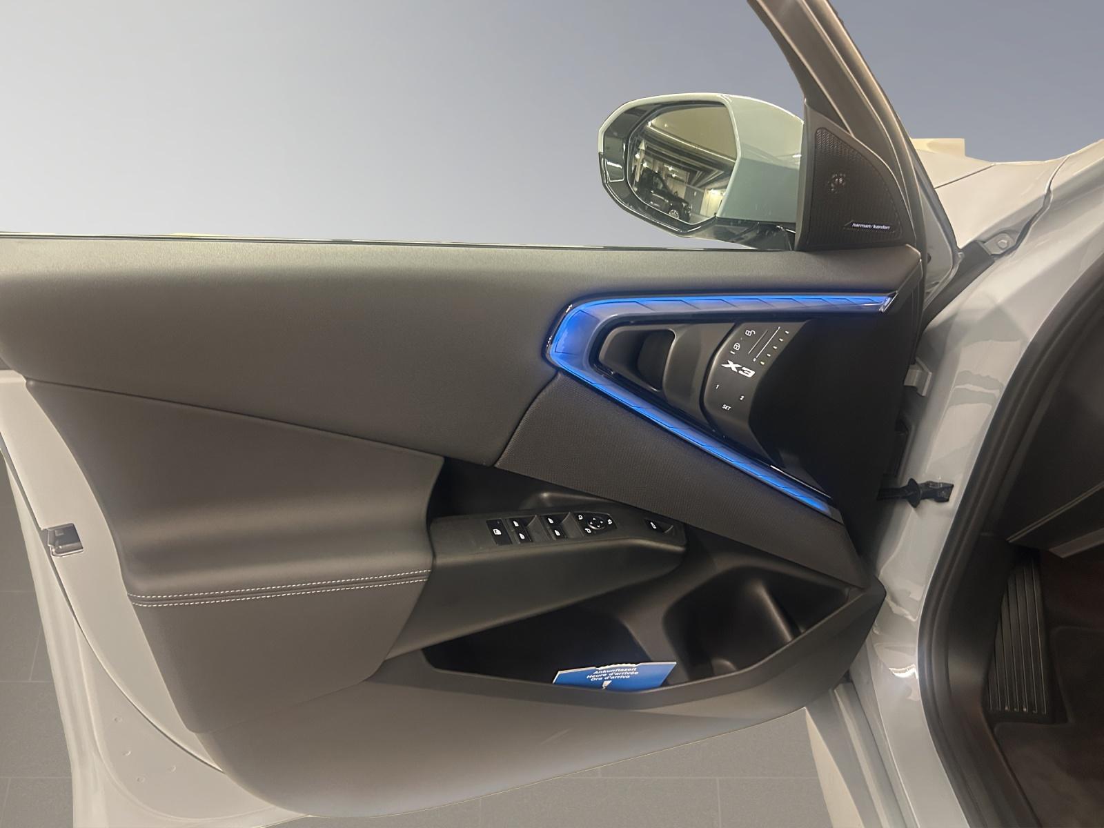 BMW X3 20i xDrive-image-11
