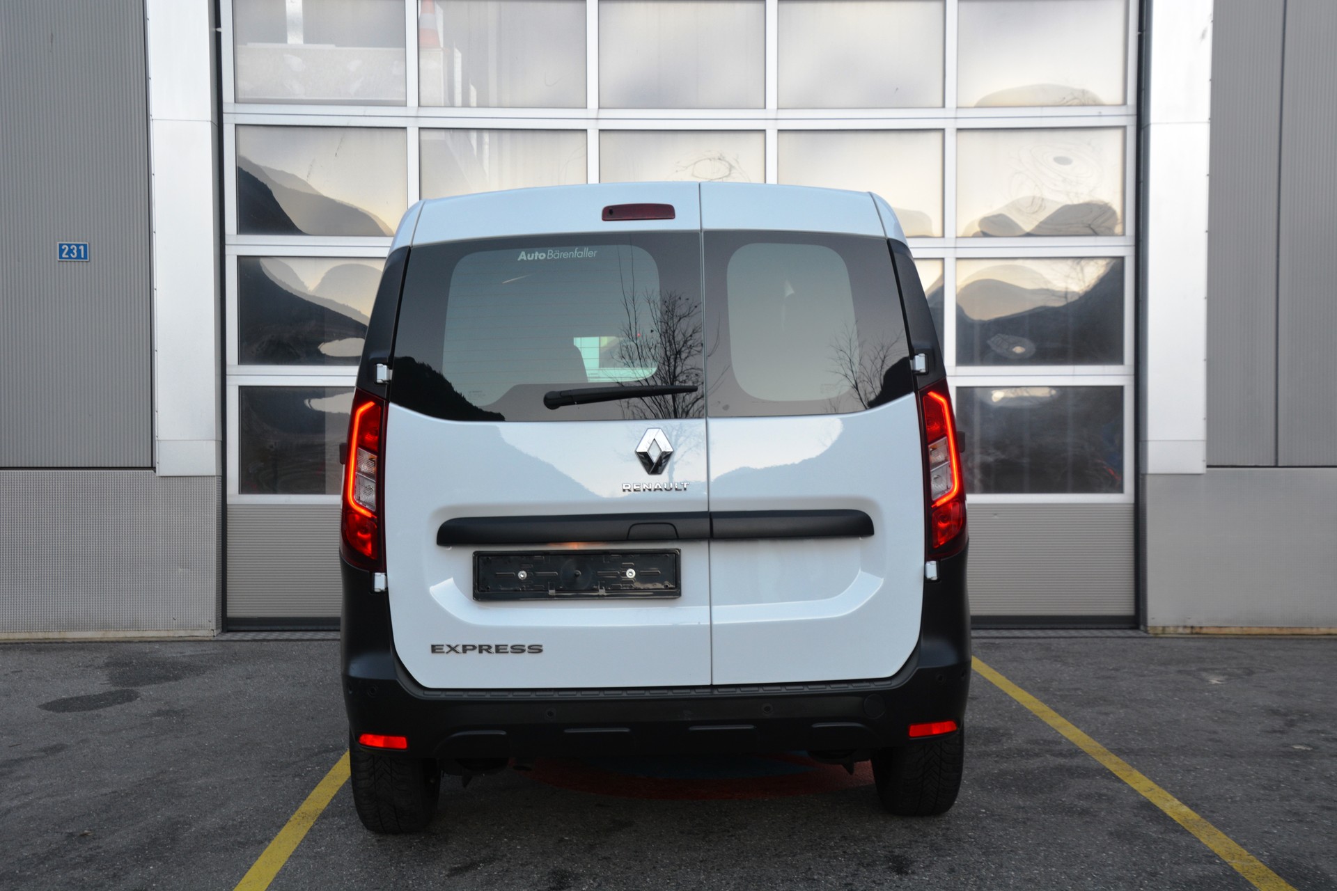 RENAULT Express 1.3TCe 100 PF Extra-image-4
