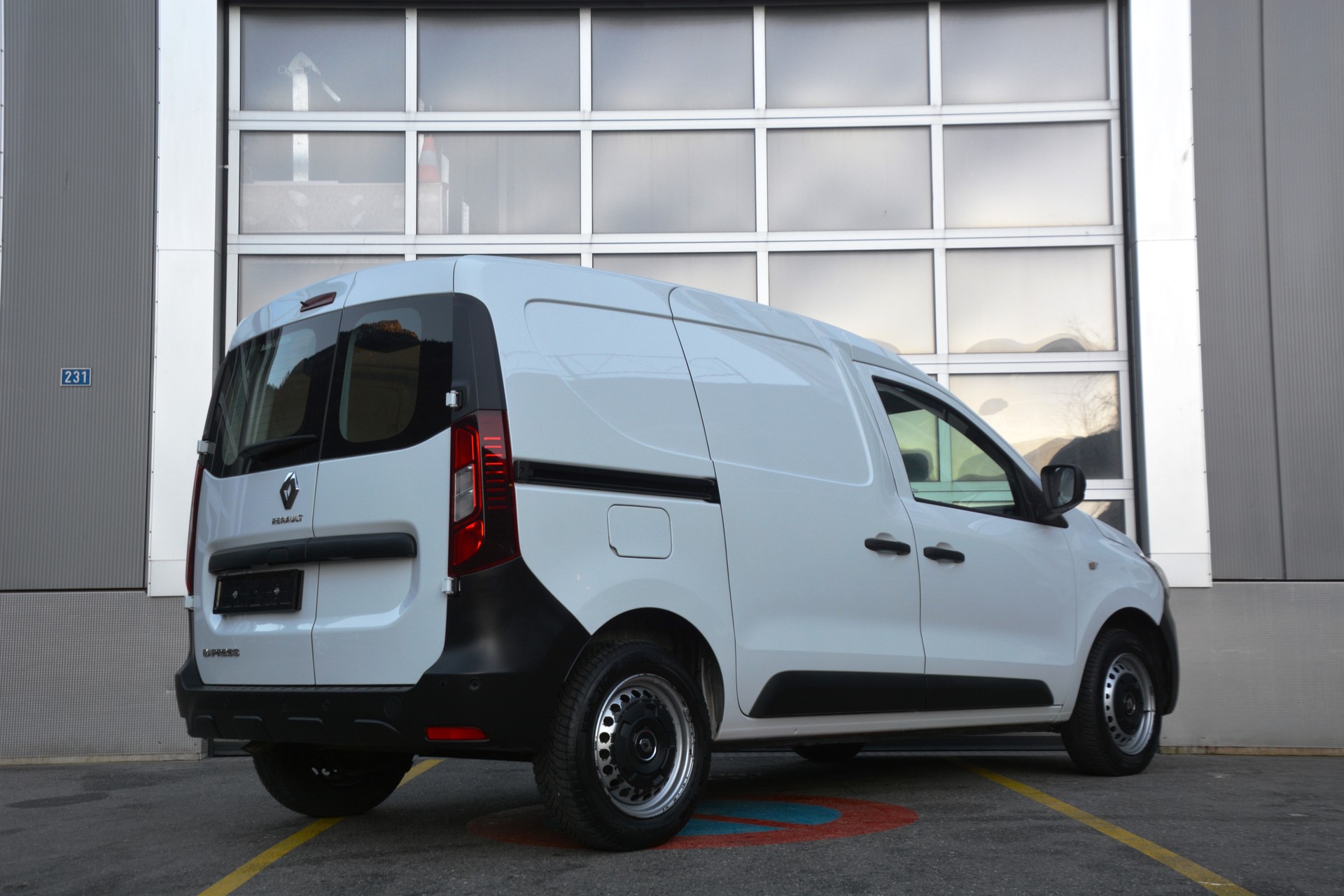 RENAULT Express 1.3TCe 100 PF Extra-image-1