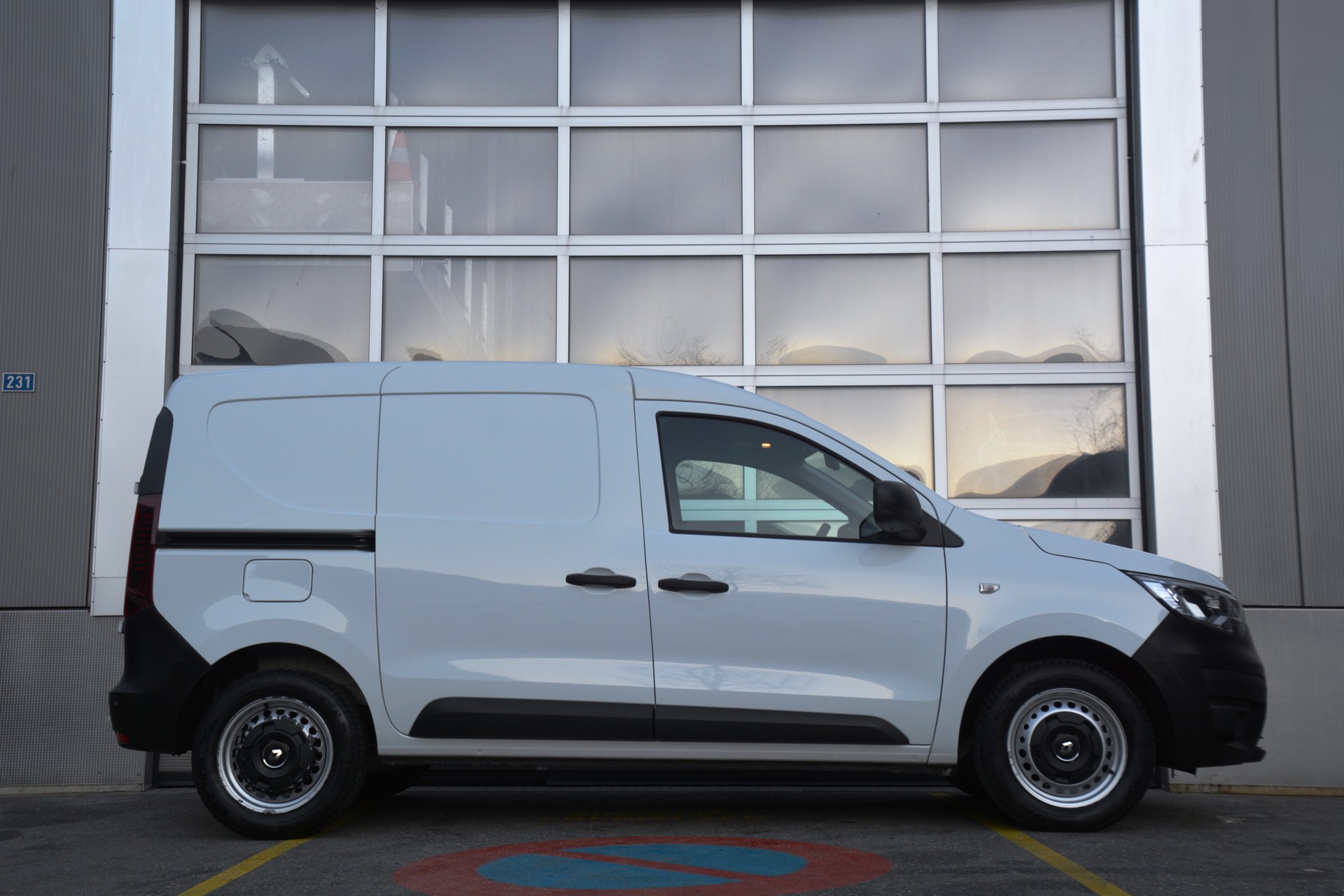 RENAULT Express 1.3TCe 100 PF Extra-image-3