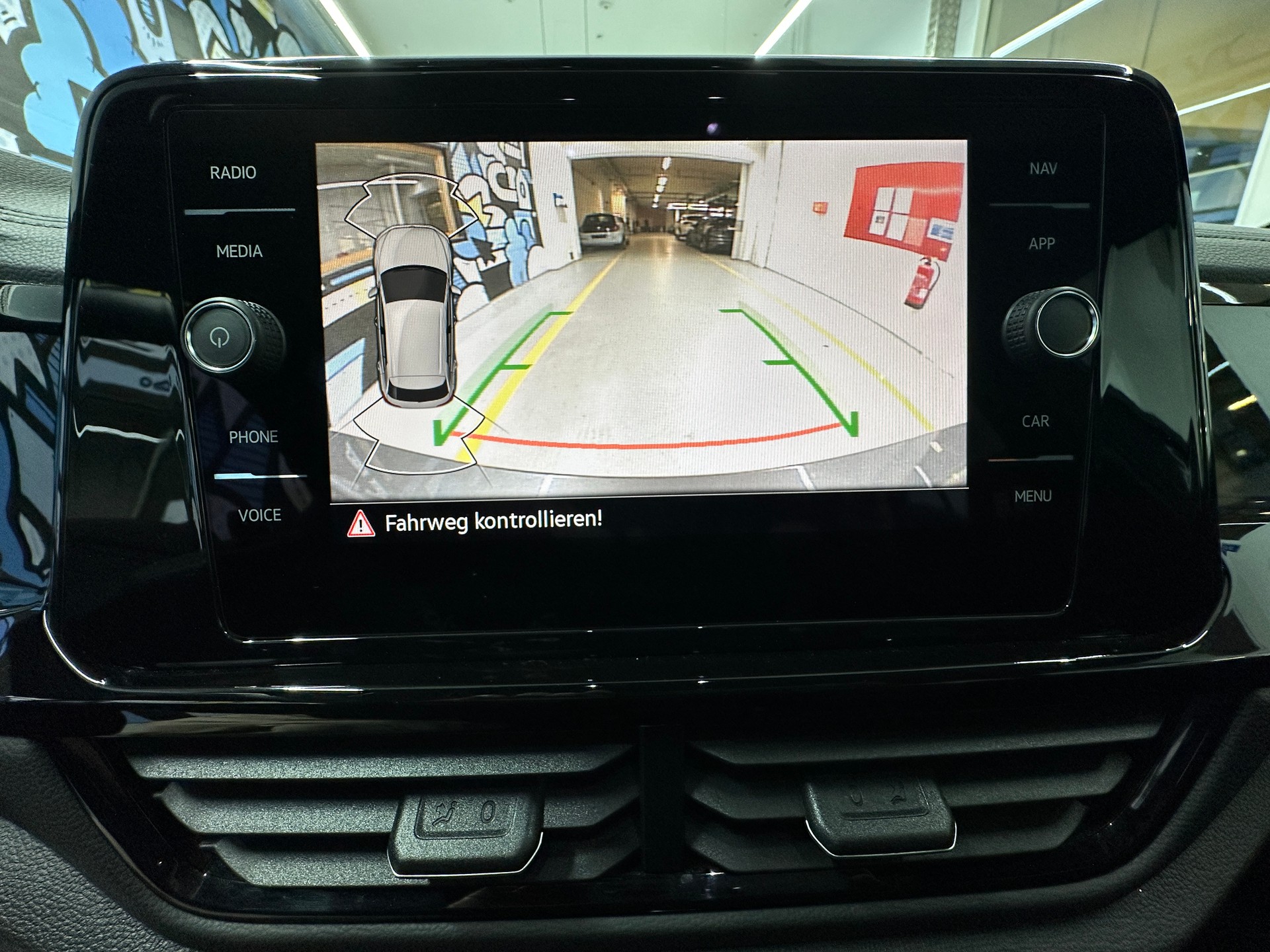 VW T-Roc 2.0 TSI R DSG 4Motion-image-11