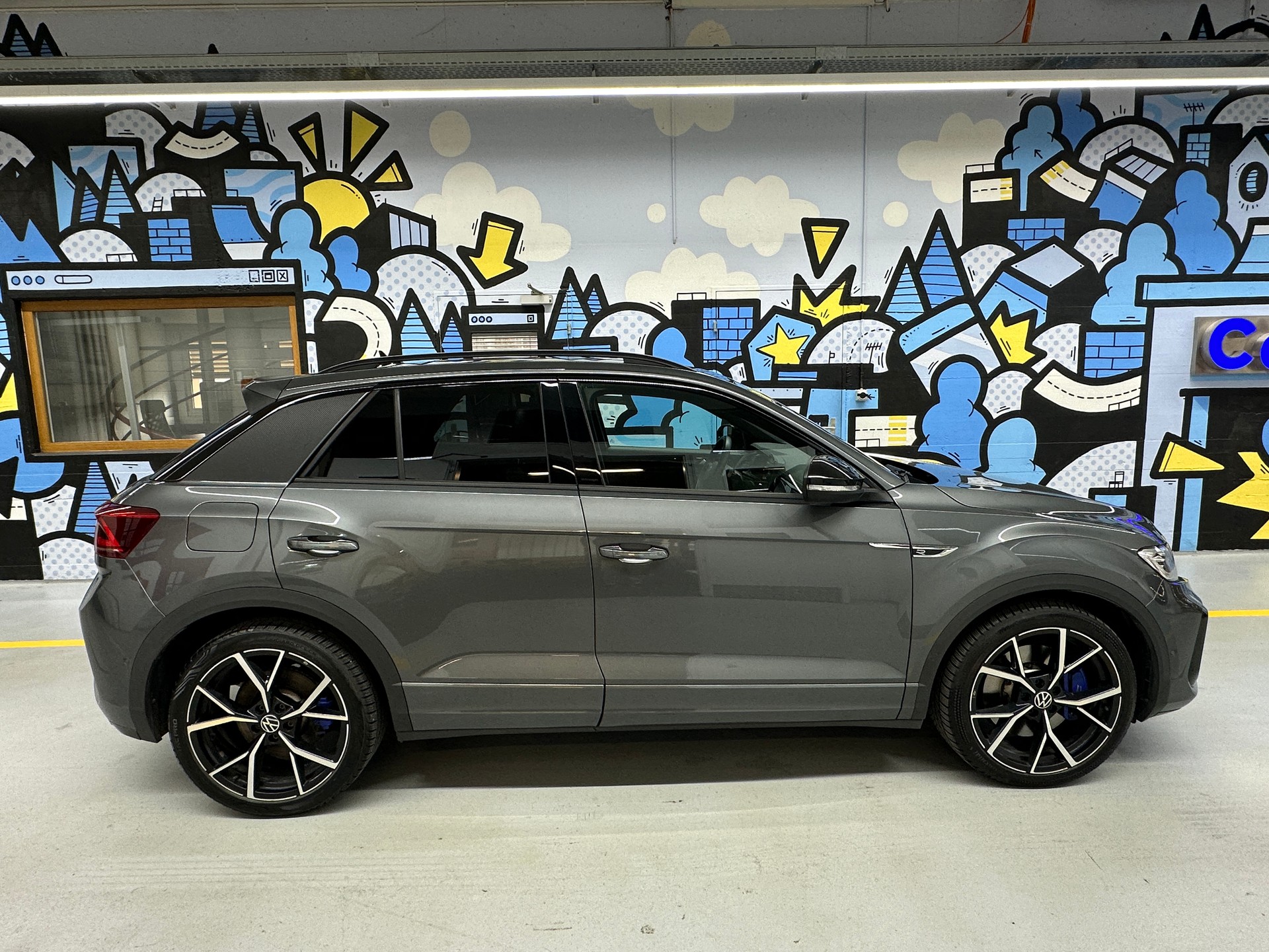 VW T-Roc 2.0 TSI R DSG 4Motion-image-2