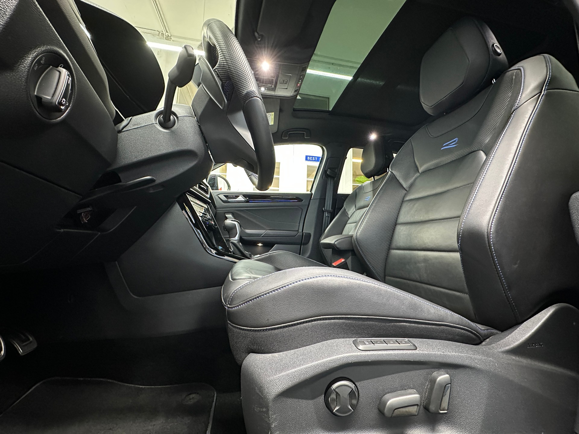 VW T-Roc 2.0 TSI R DSG 4Motion-image-7