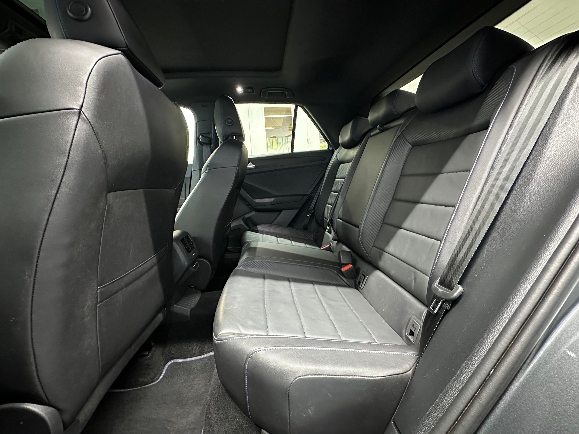 VW T-Roc 2.0 TSI R DSG 4Motion-image-8