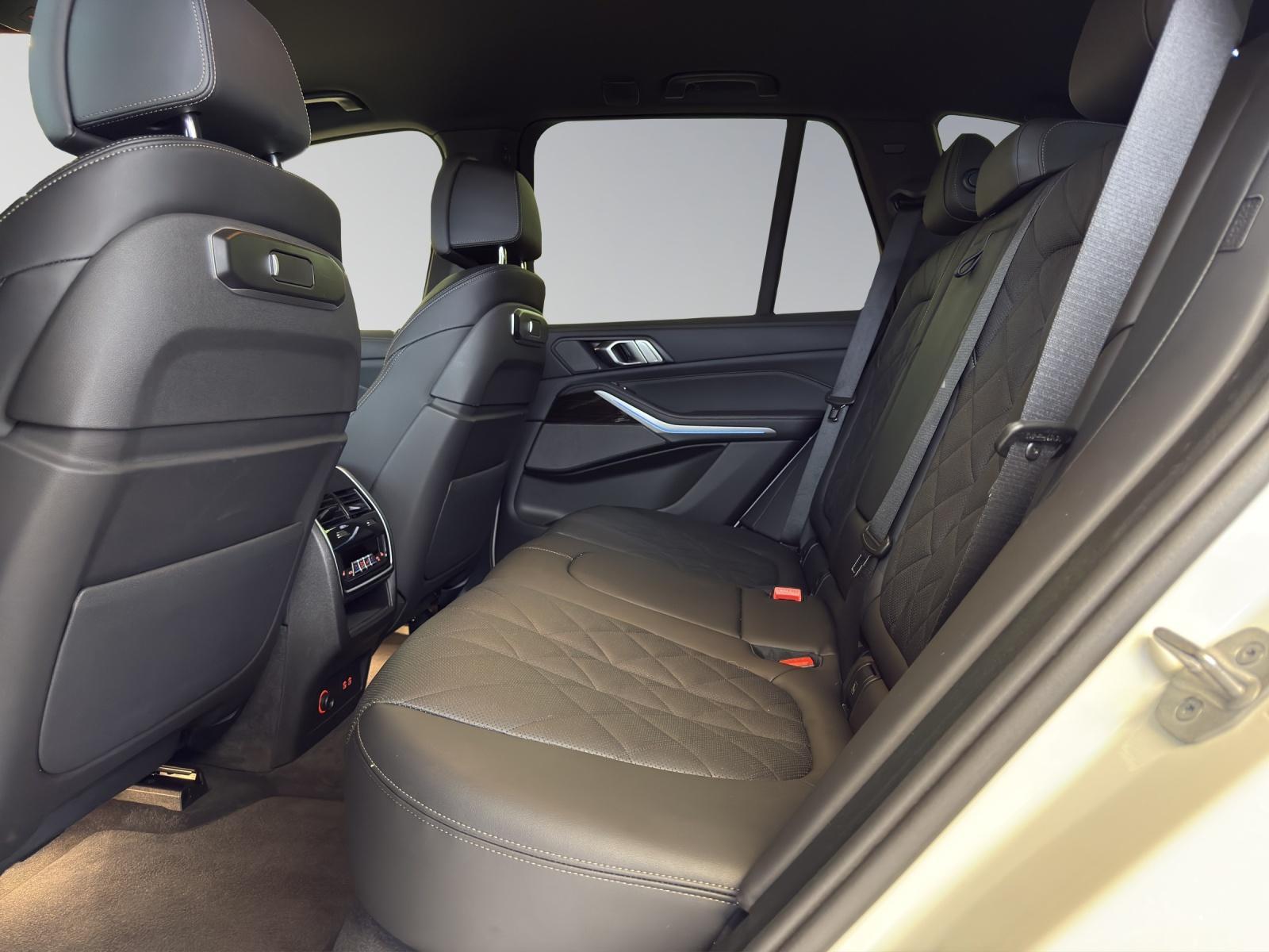BMW X5 50e xDrive SAG-image-16