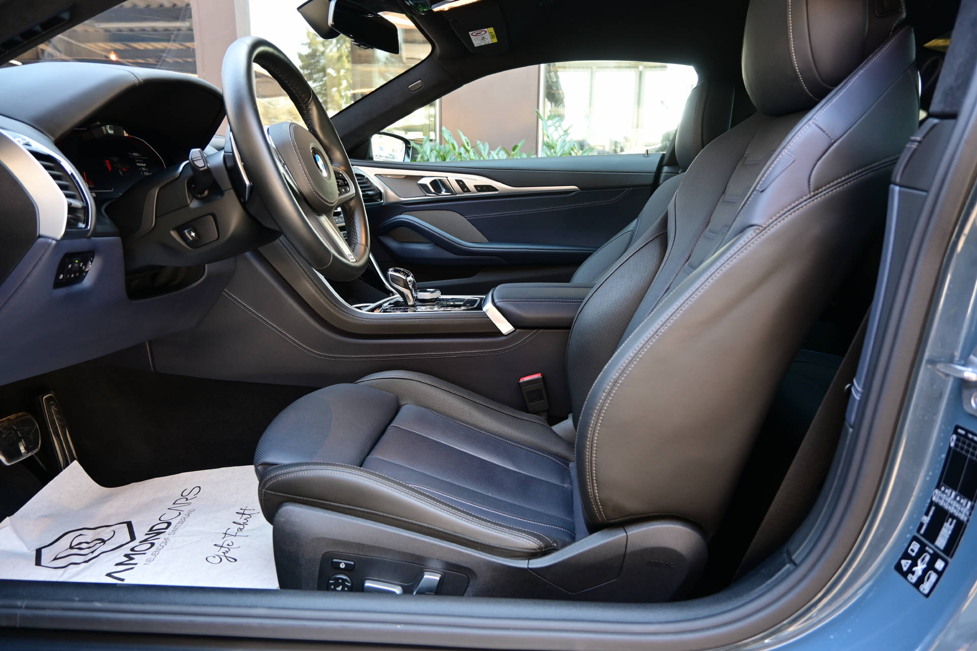 BMW M850i xDrive Coupé-image-10