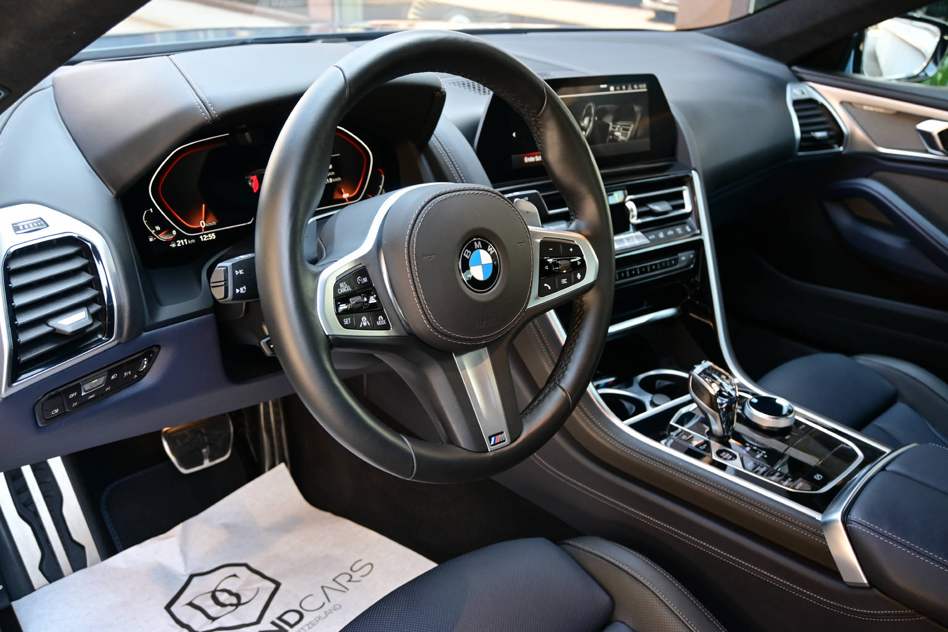 BMW M850i xDrive Coupé-image-9
