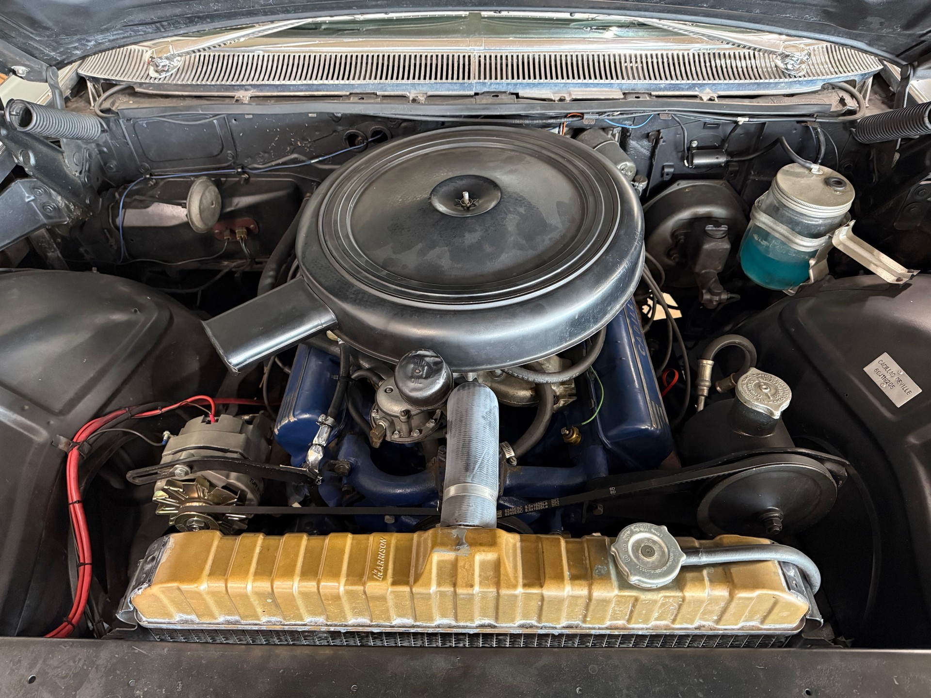 CADILLAC DEVILLE-image-12