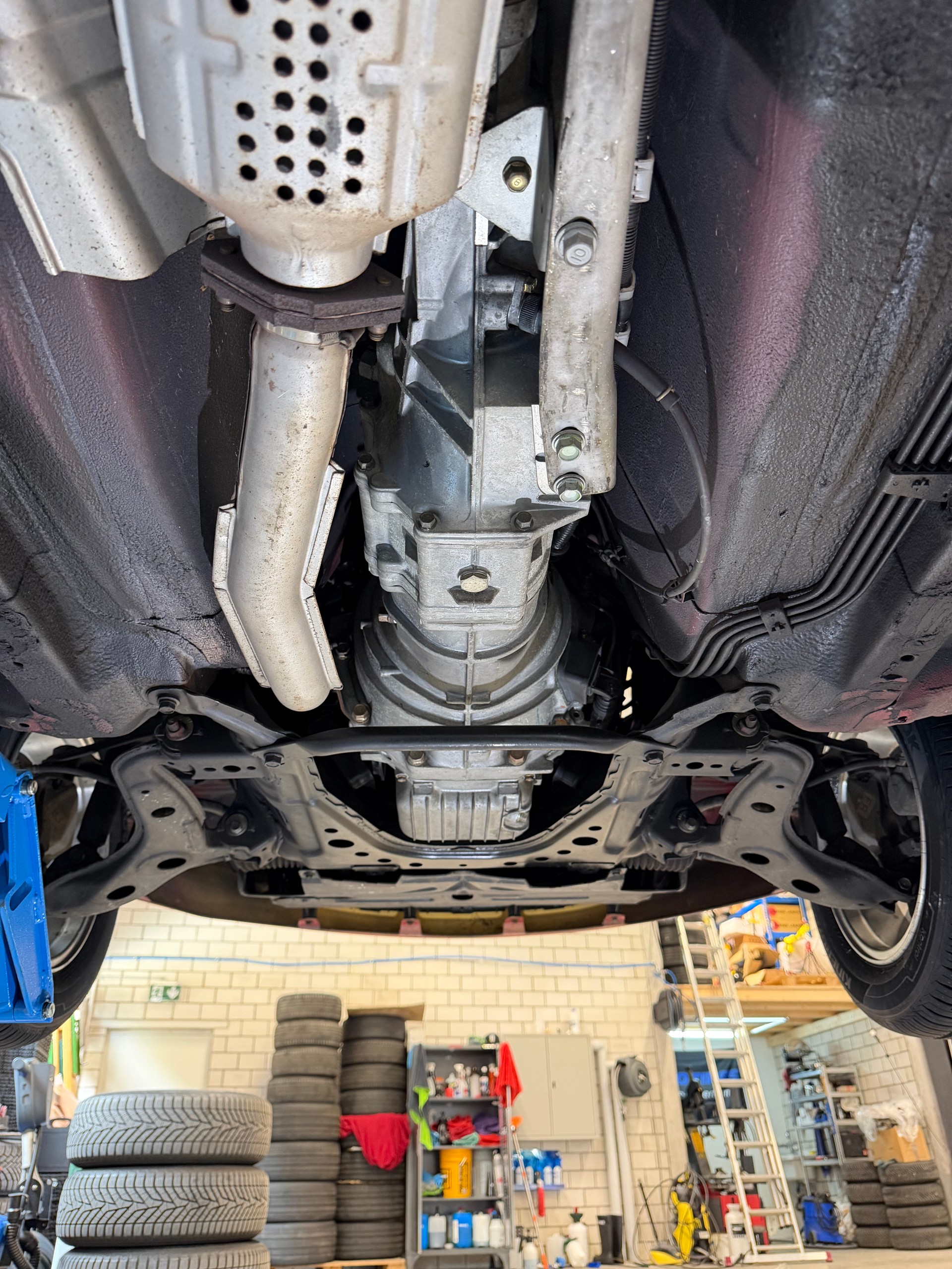 MAZDA MX-5 1.8i-16-image-11