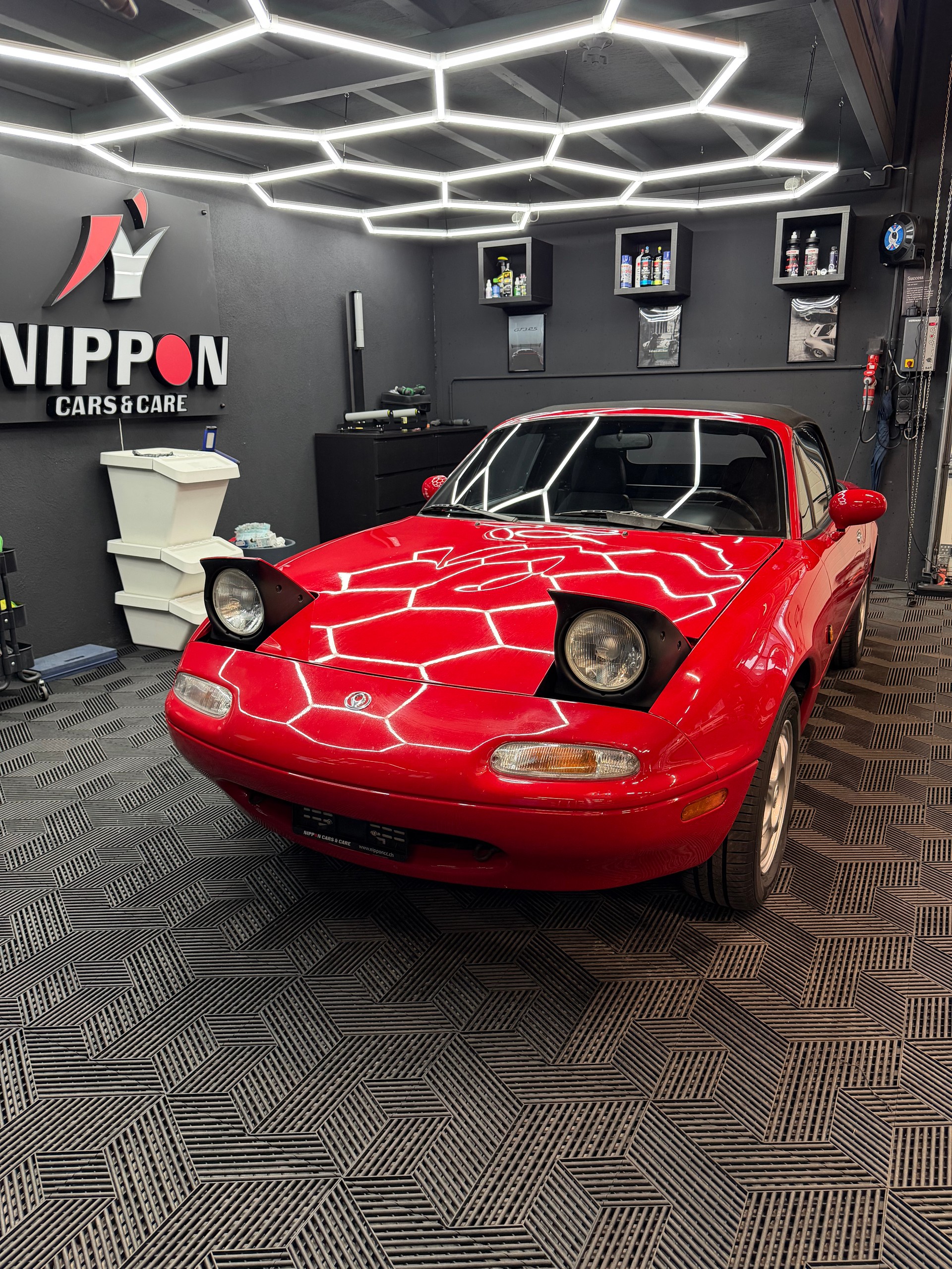 MAZDA MX-5 1.8i-16-showroom-element-1