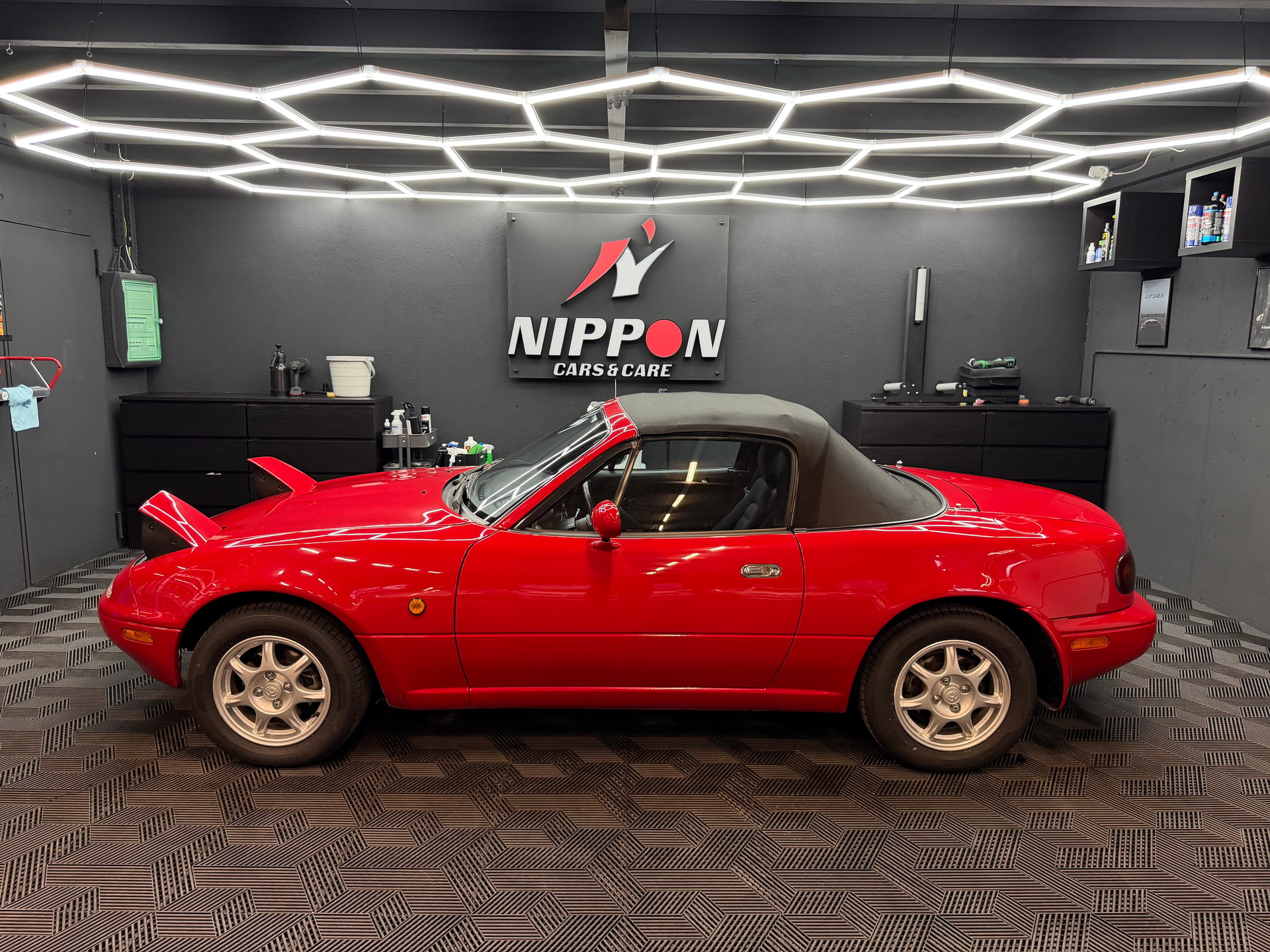 MAZDA MX-5 1.8i-16-showroom-element-3