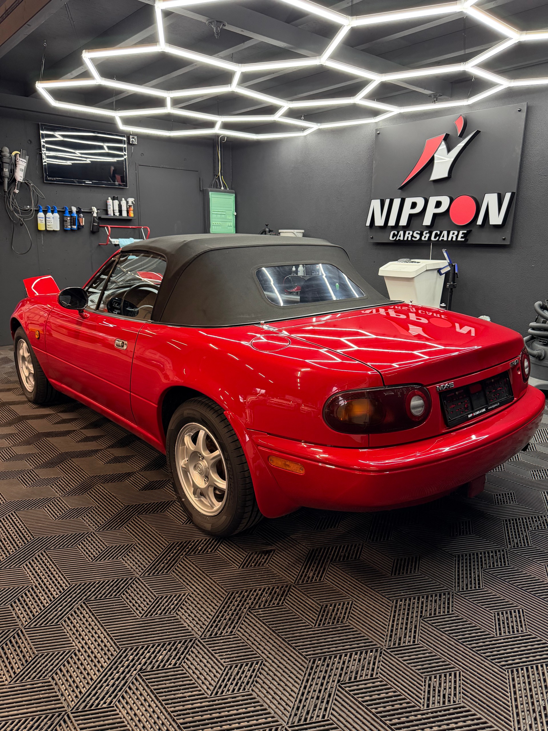 MAZDA MX-5 1.8i-16-image-4