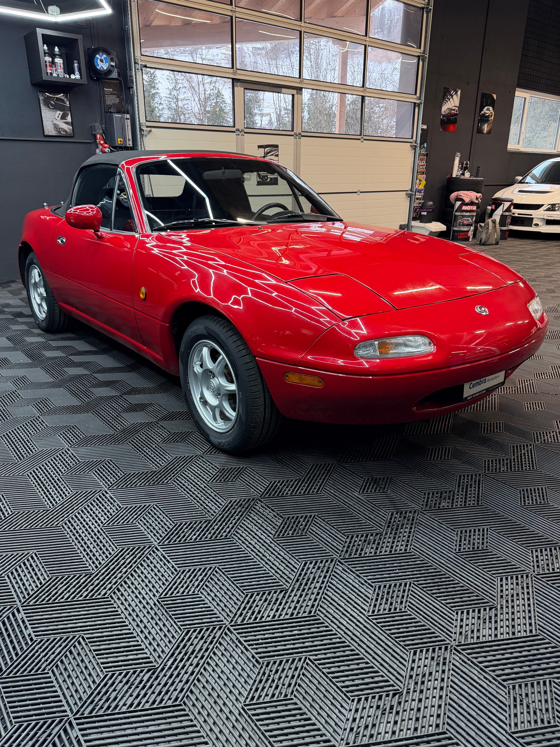MAZDA MX-5 1.8i-16-showroom-element-2