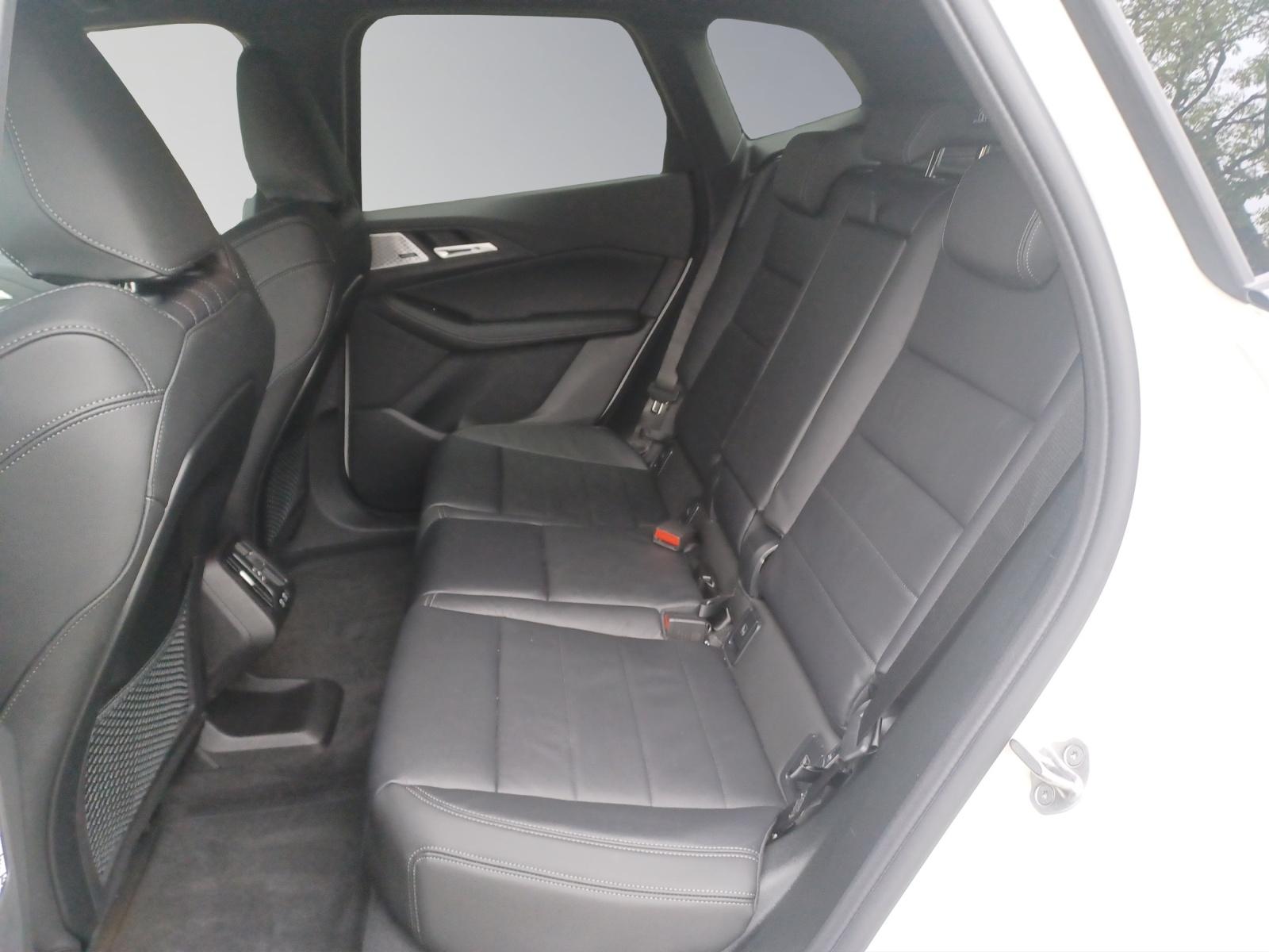 BMW 230e xDrive paddles Active Tourer-image-7