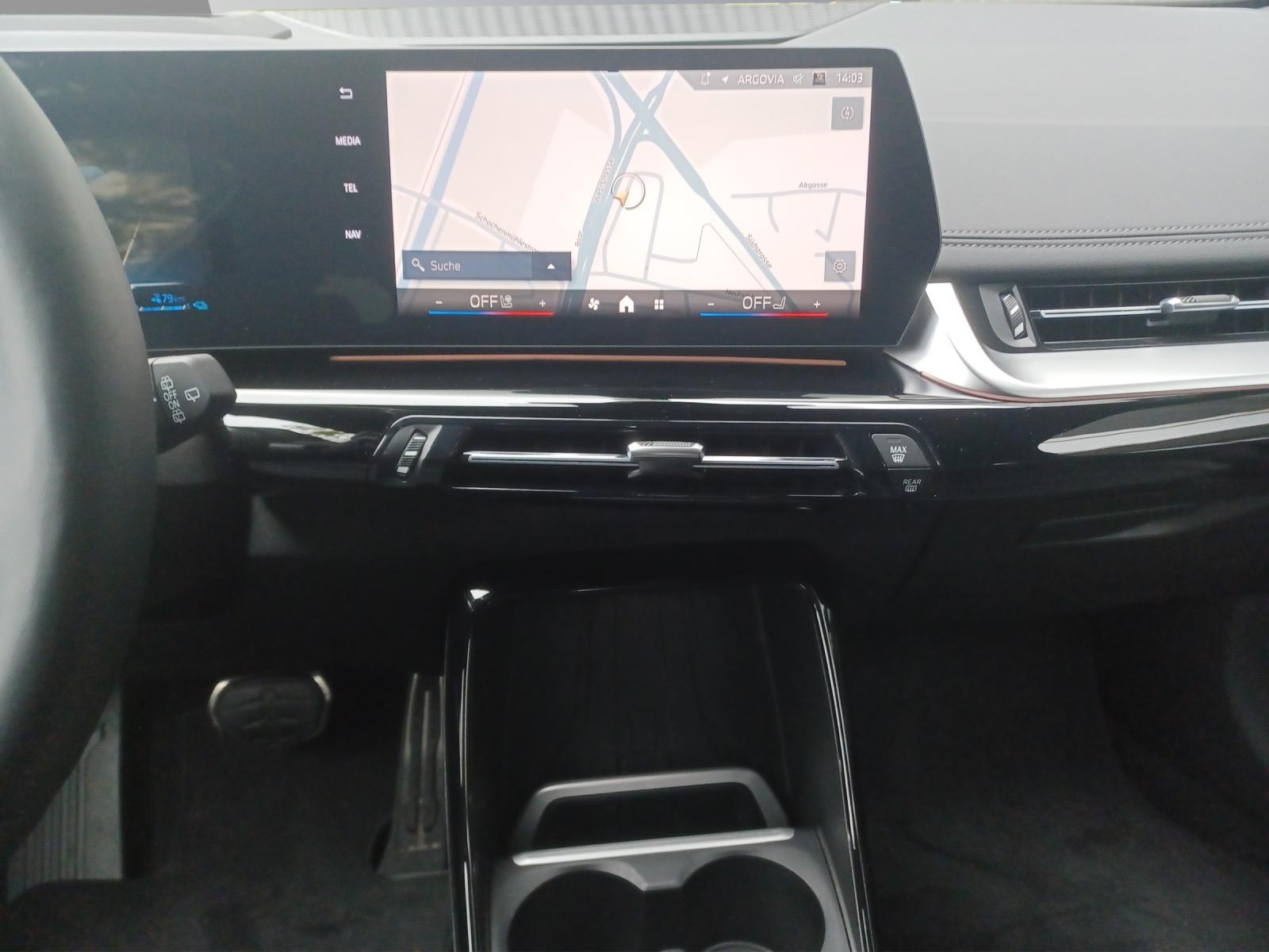 BMW 230e xDrive paddles Active Tourer-image-10