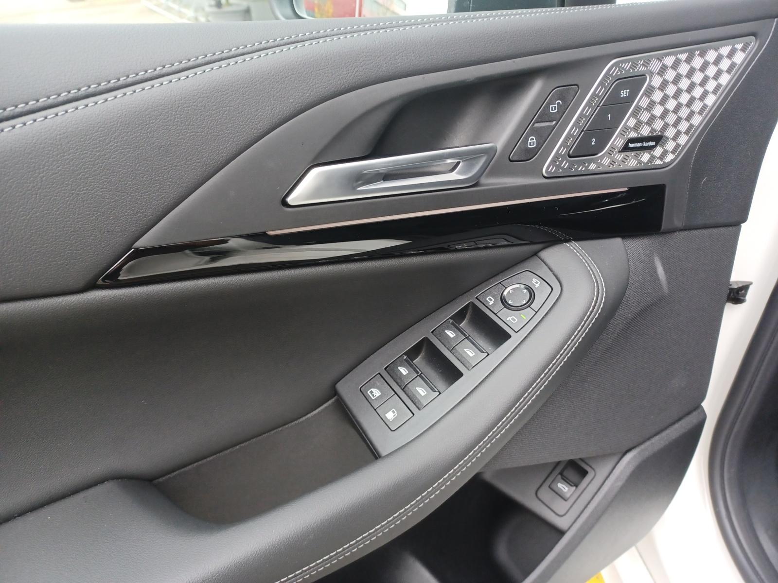 BMW 230e xDrive paddles Active Tourer-image-6
