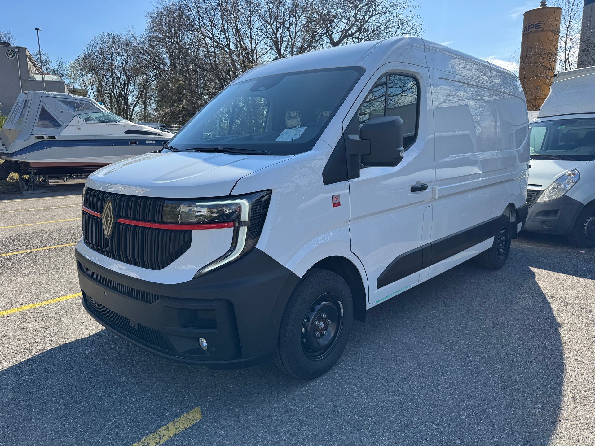 RENAULT Master E-Tech 35 EV 87kWh L2H2-image-3