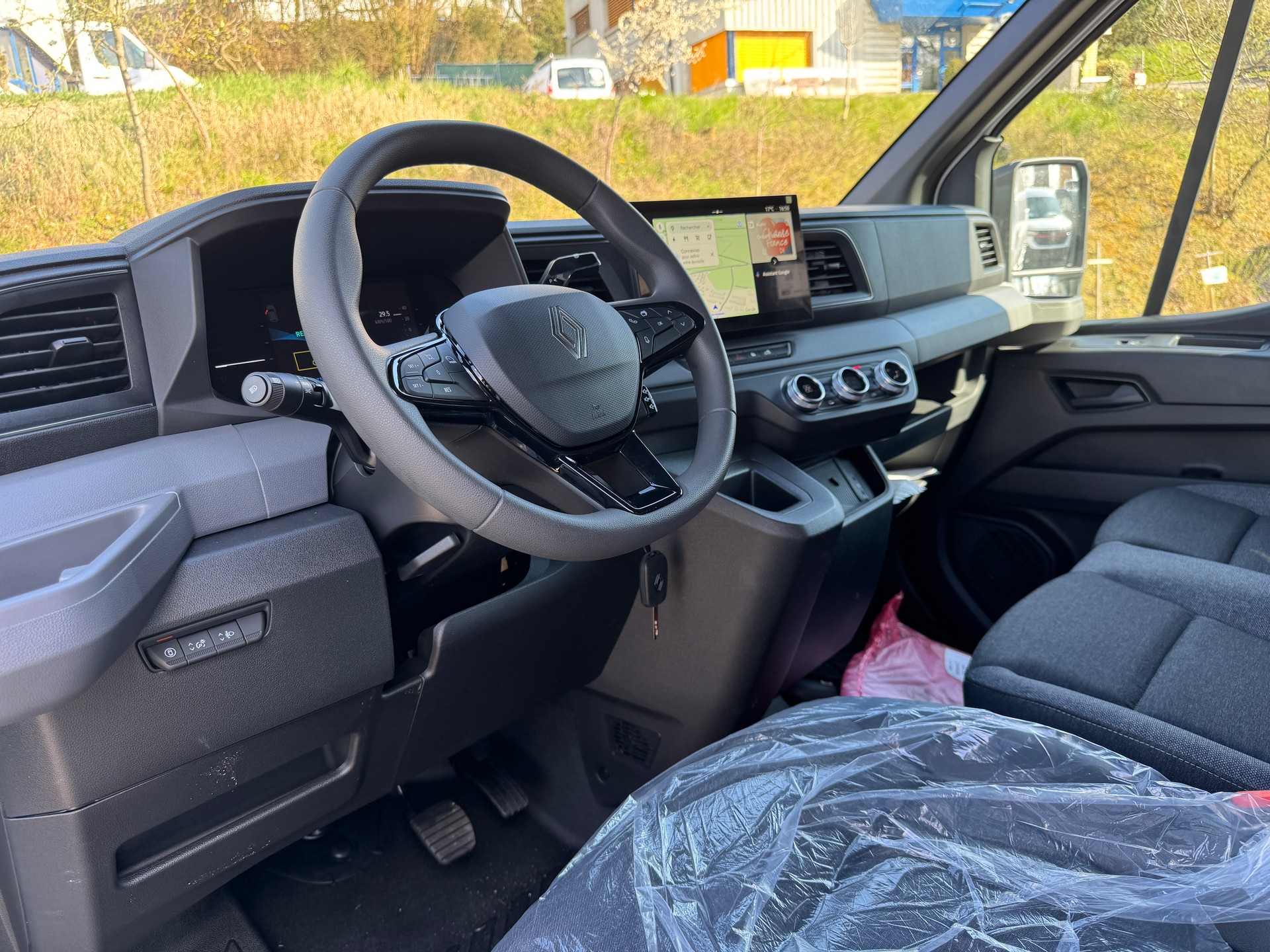 RENAULT Master E-Tech 35 EV 87kWh L2H2-image-1